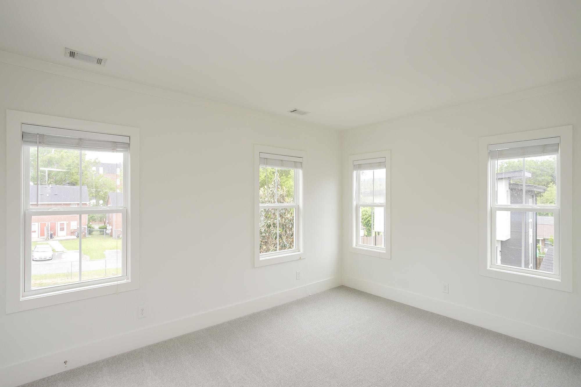 2030 Herman St Property Photo 24