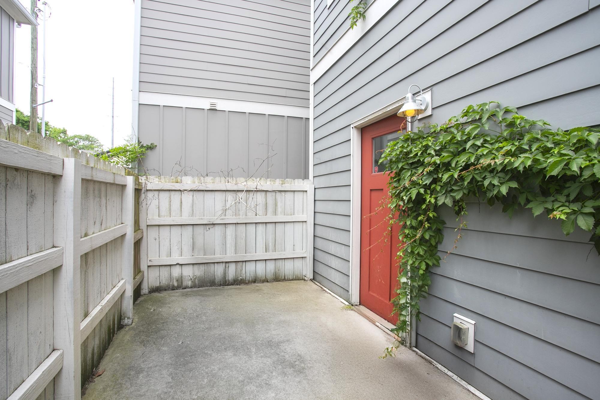 2030 Herman St Property Photo 28