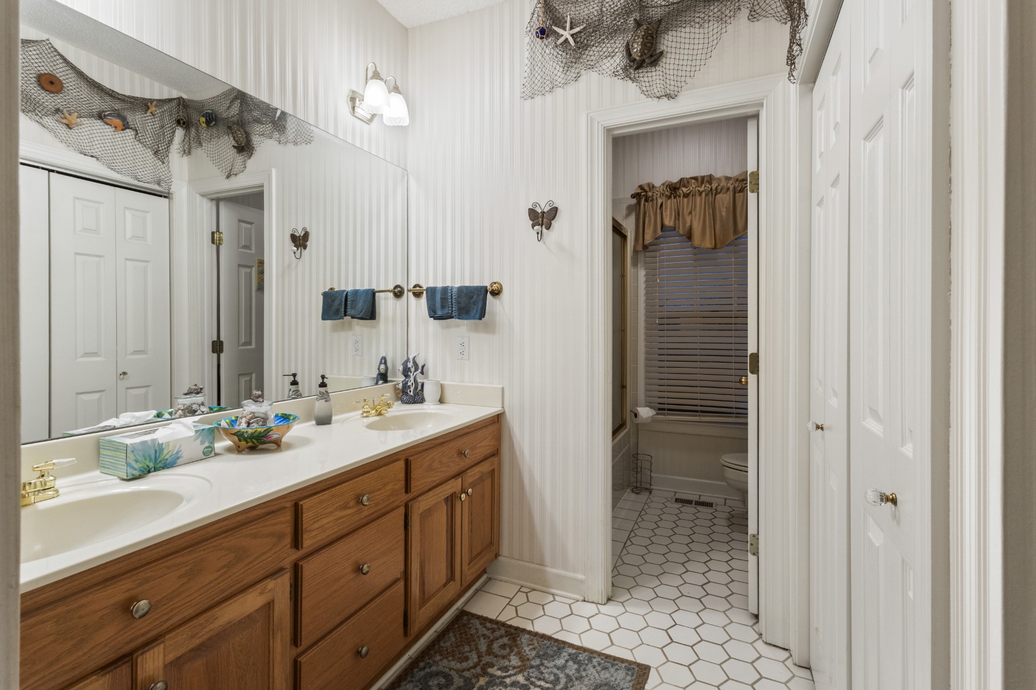 746 Shadow Ln Property Photo 48