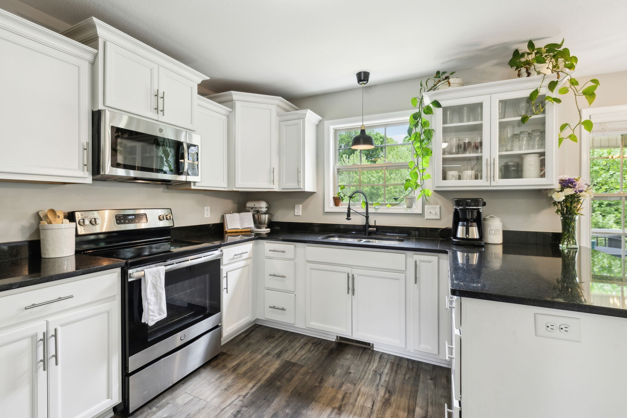 1305 Harmon Ln Property Photo 17