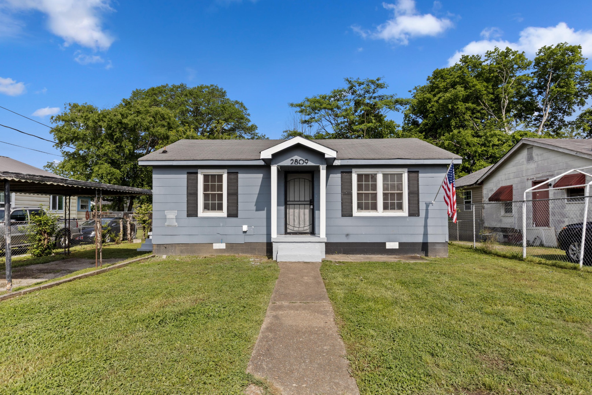 2809 S Hawthorne Street Property Photo