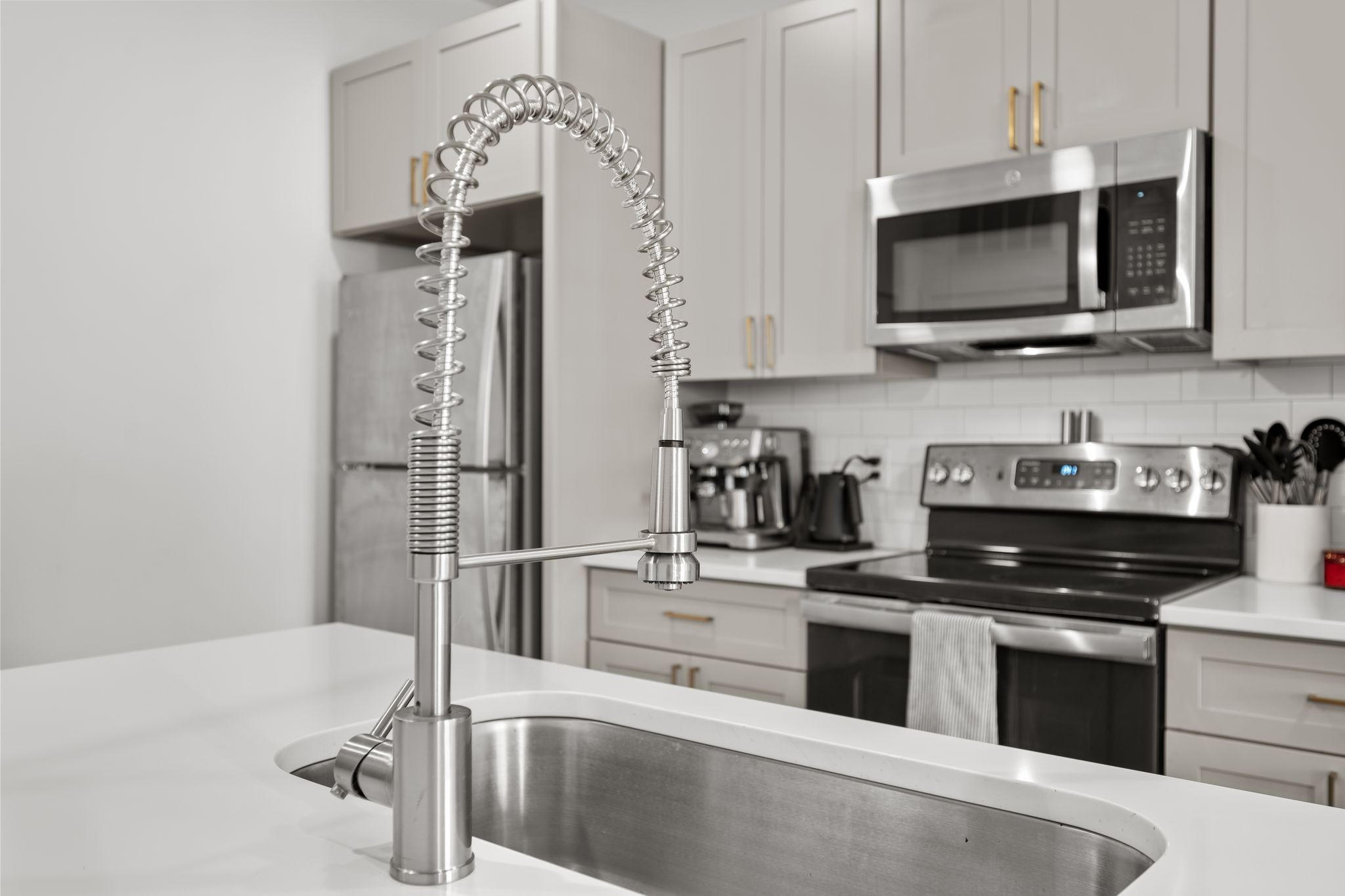 1677 54th Ave, N Property Photo 4