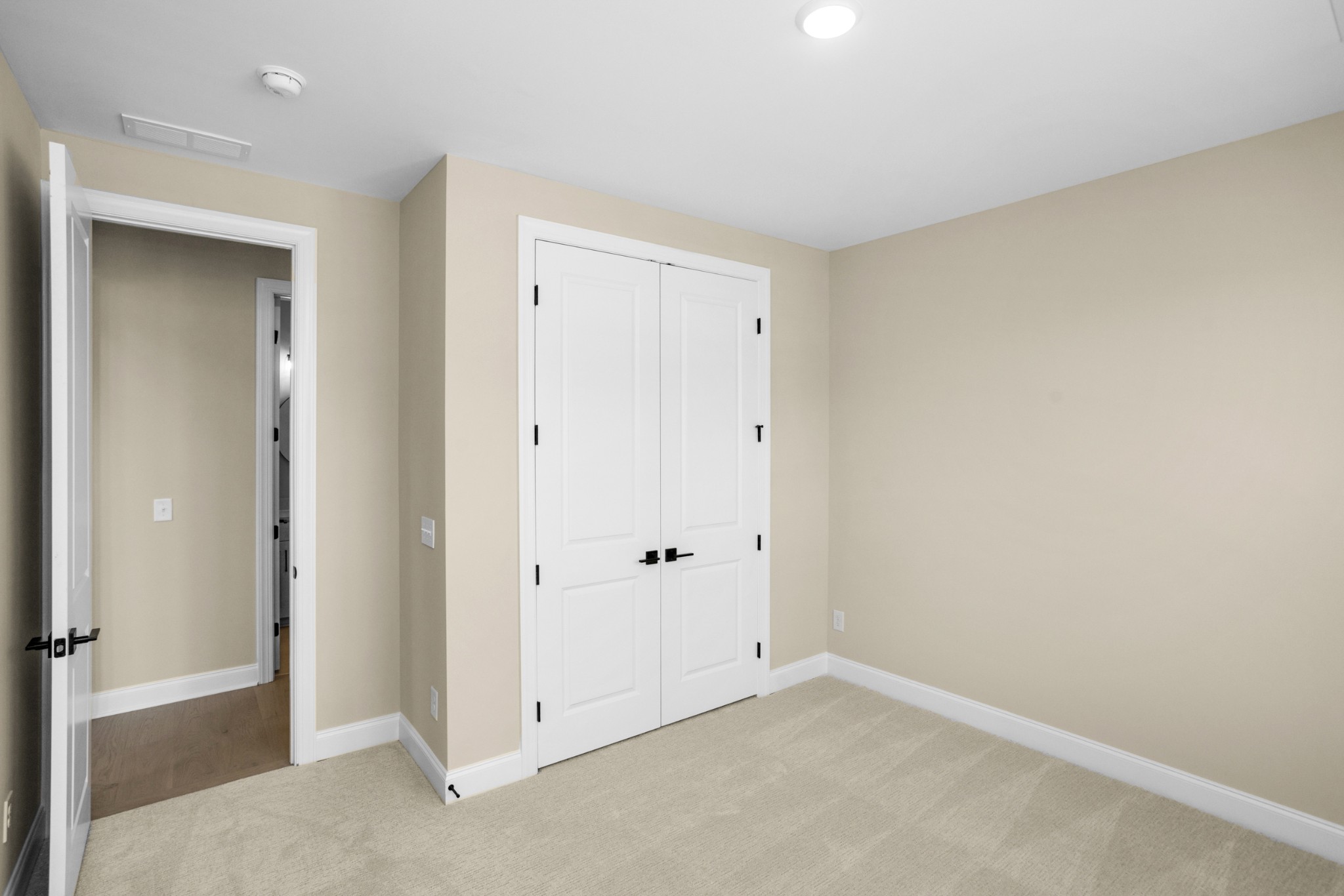 5958 Hunt Valley Drive Property Photo 7