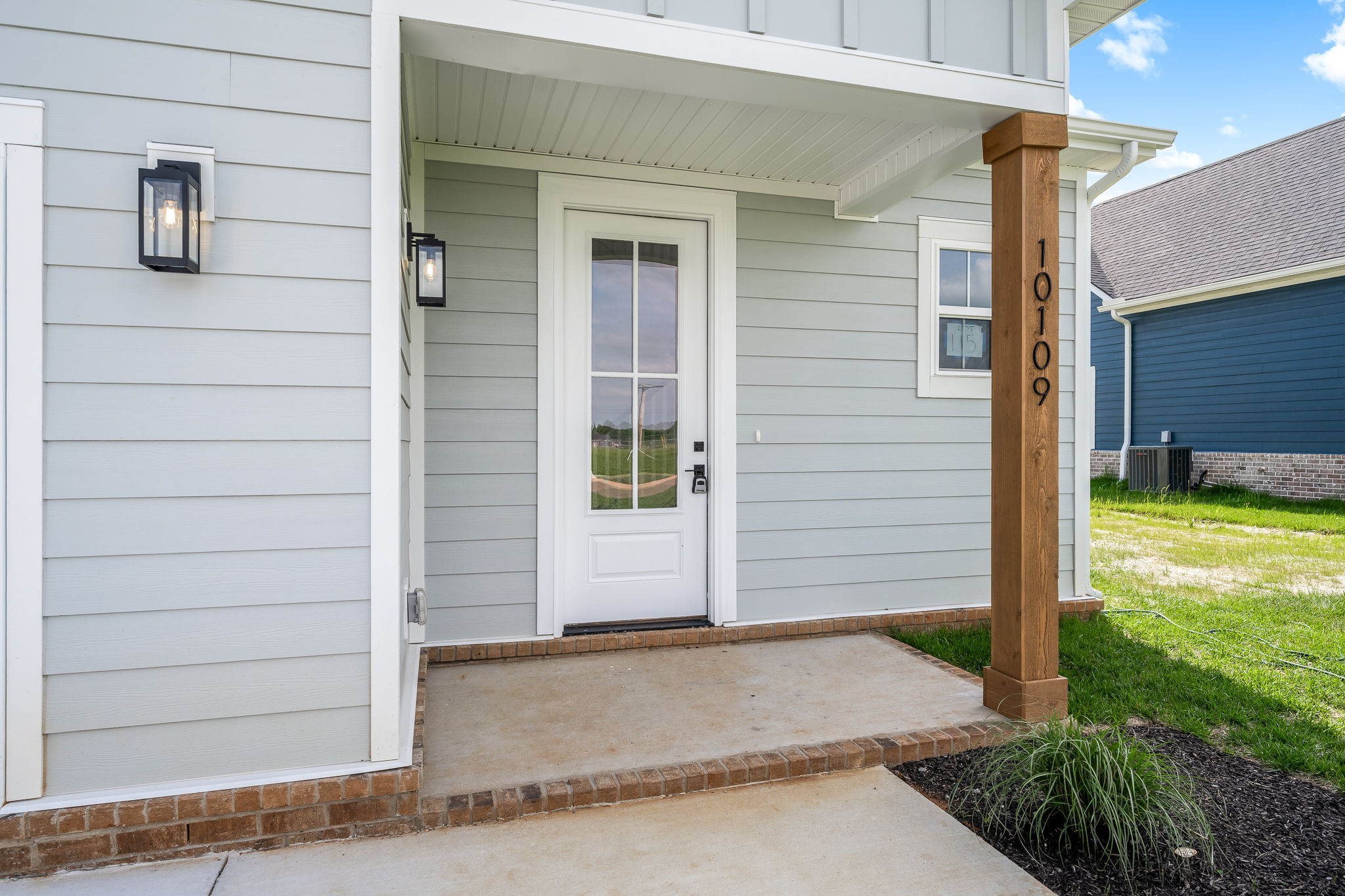 10109 Whitehorn Ln Property Photo 3
