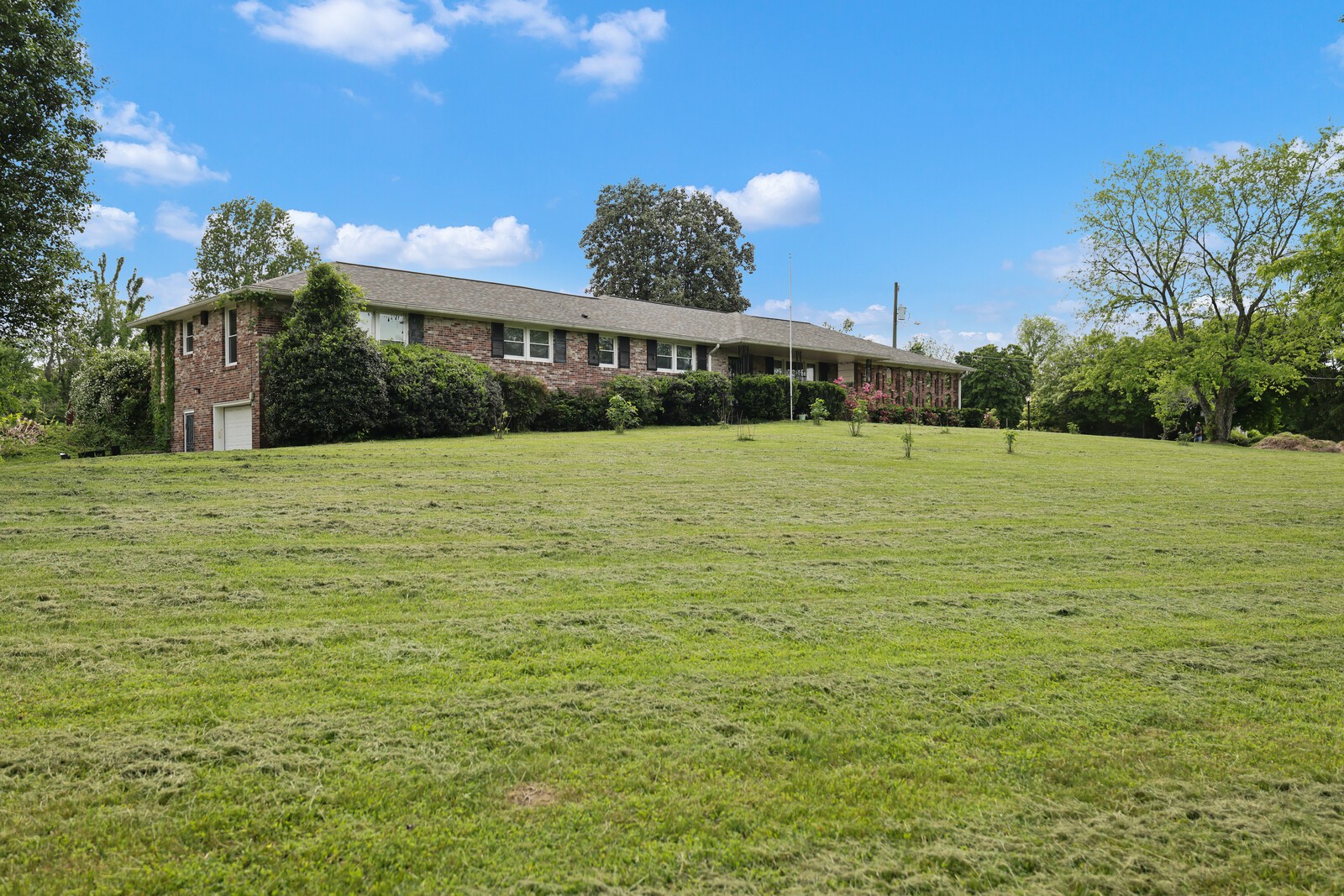 2614 Pennington Bend Rd Property Photo 1