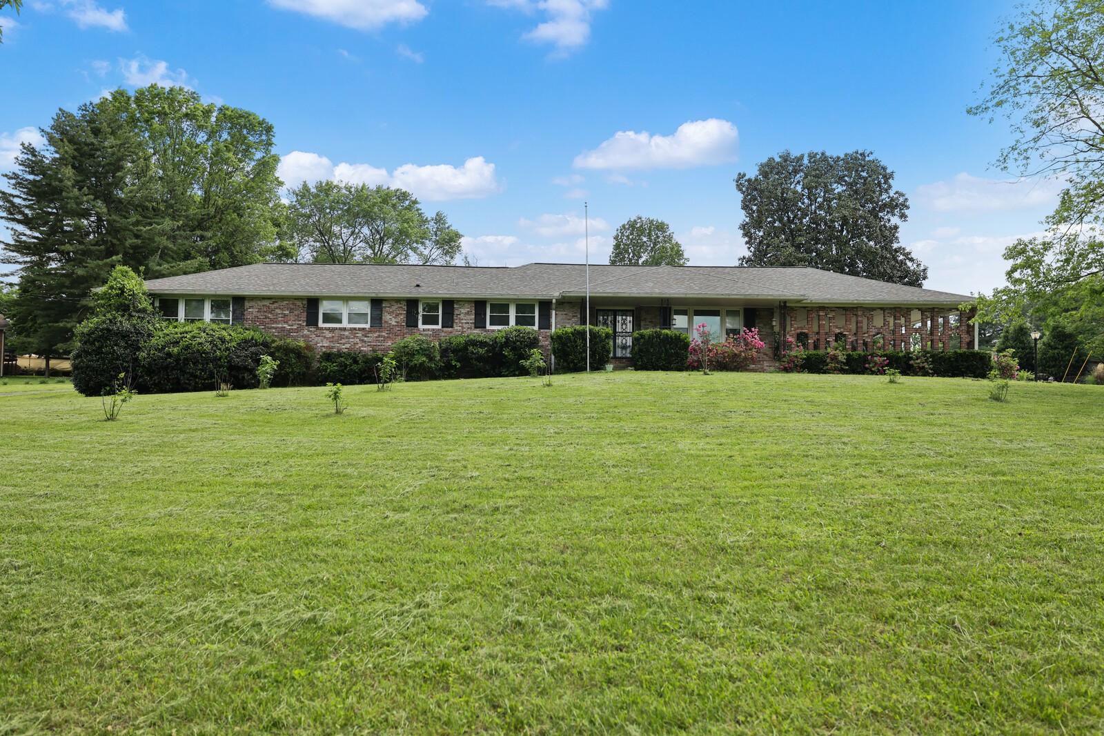2614 Pennington Bend Rd Property Photo 2