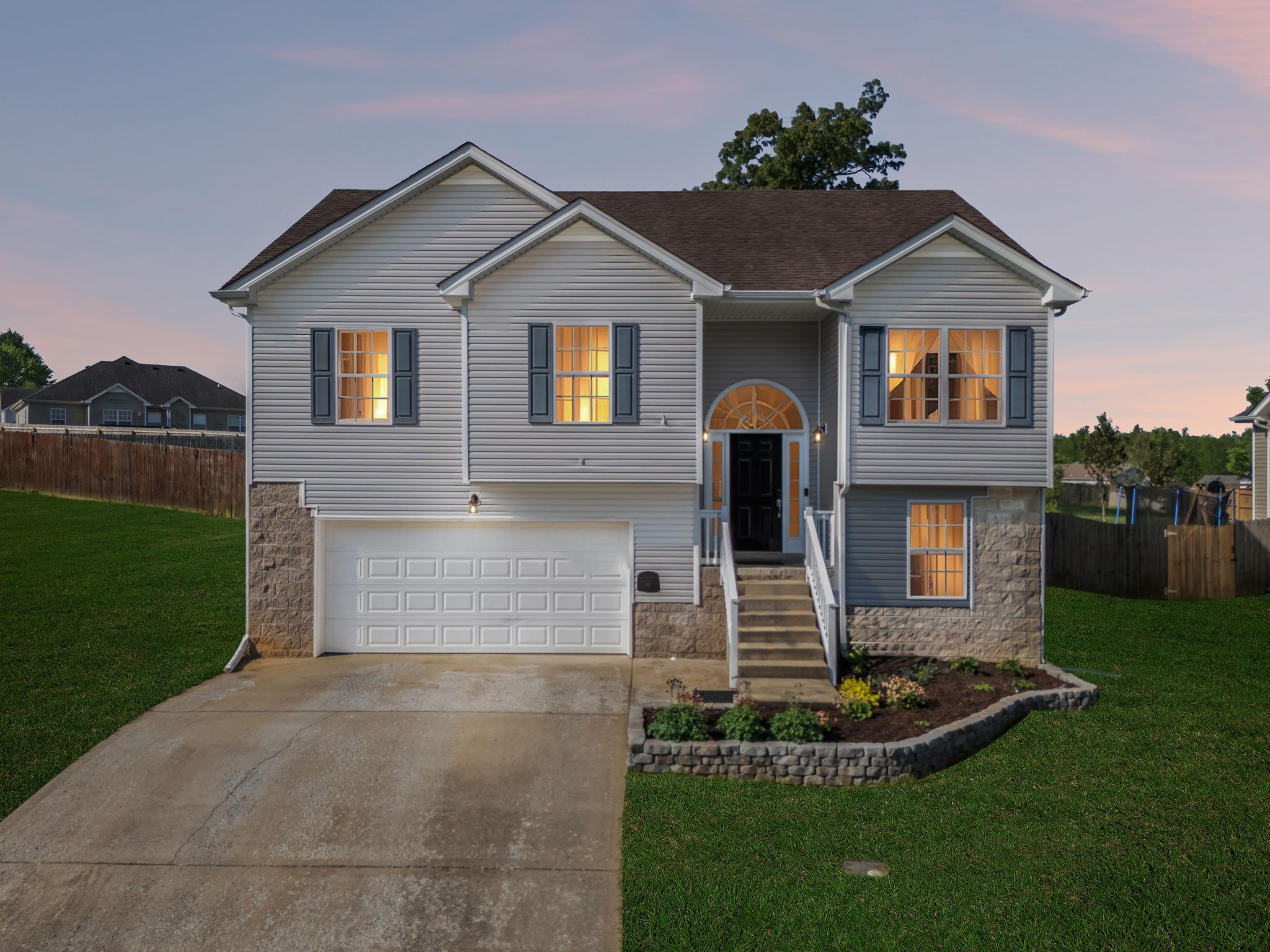 1633 Broad Cir Property Photo 4