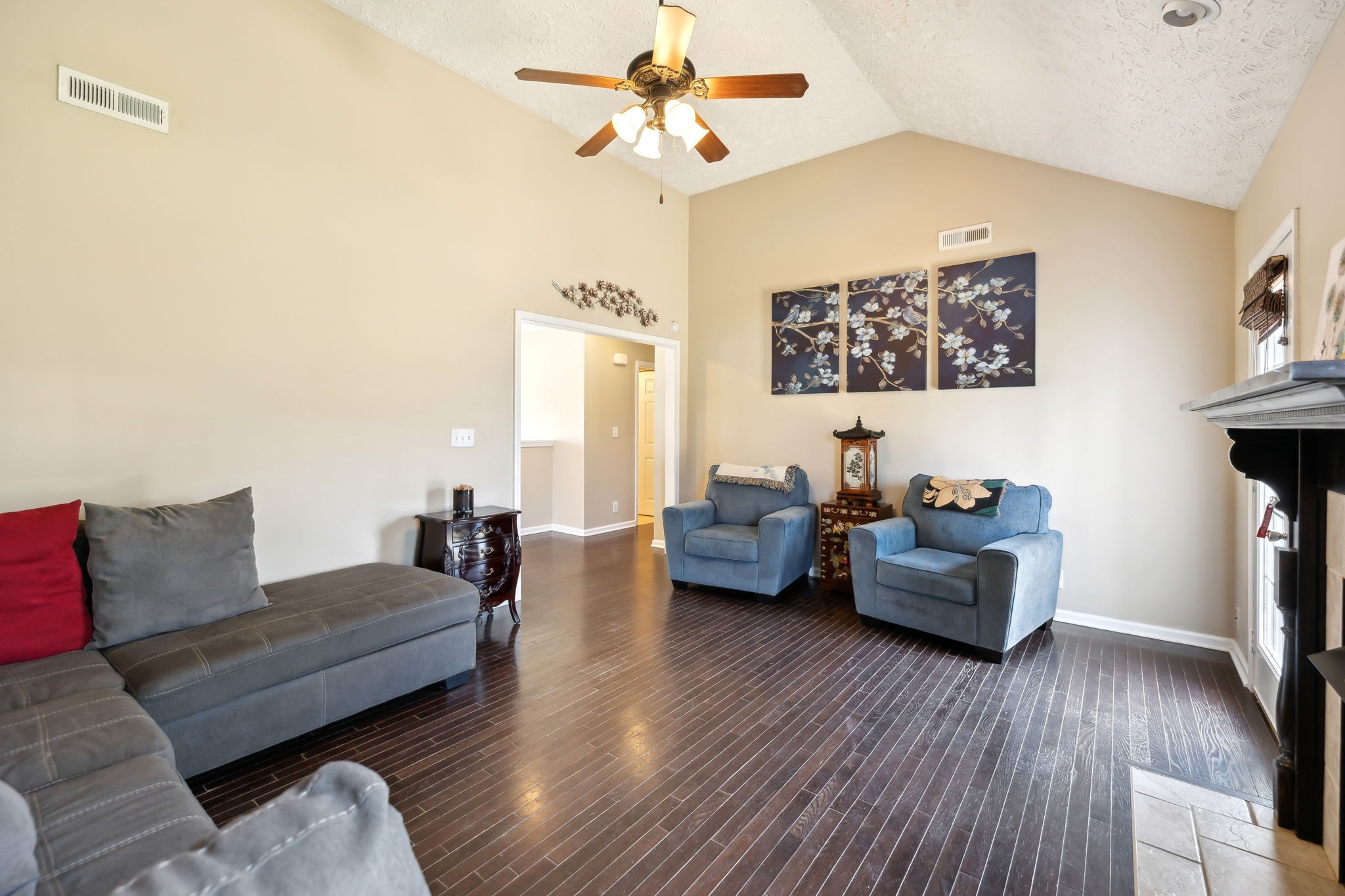1633 Broad Cir Property Photo 6
