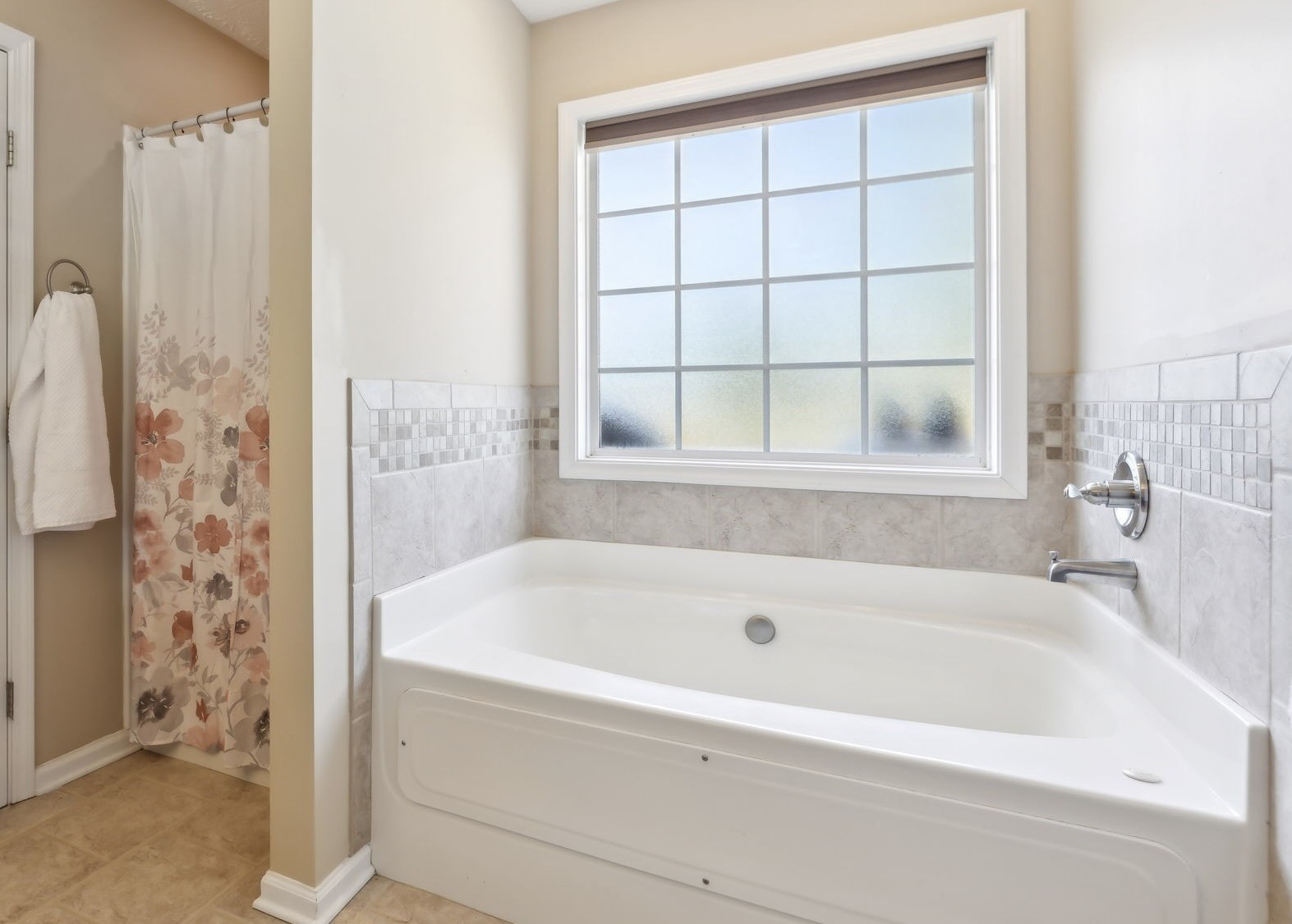 1633 Broad Cir Property Photo 25