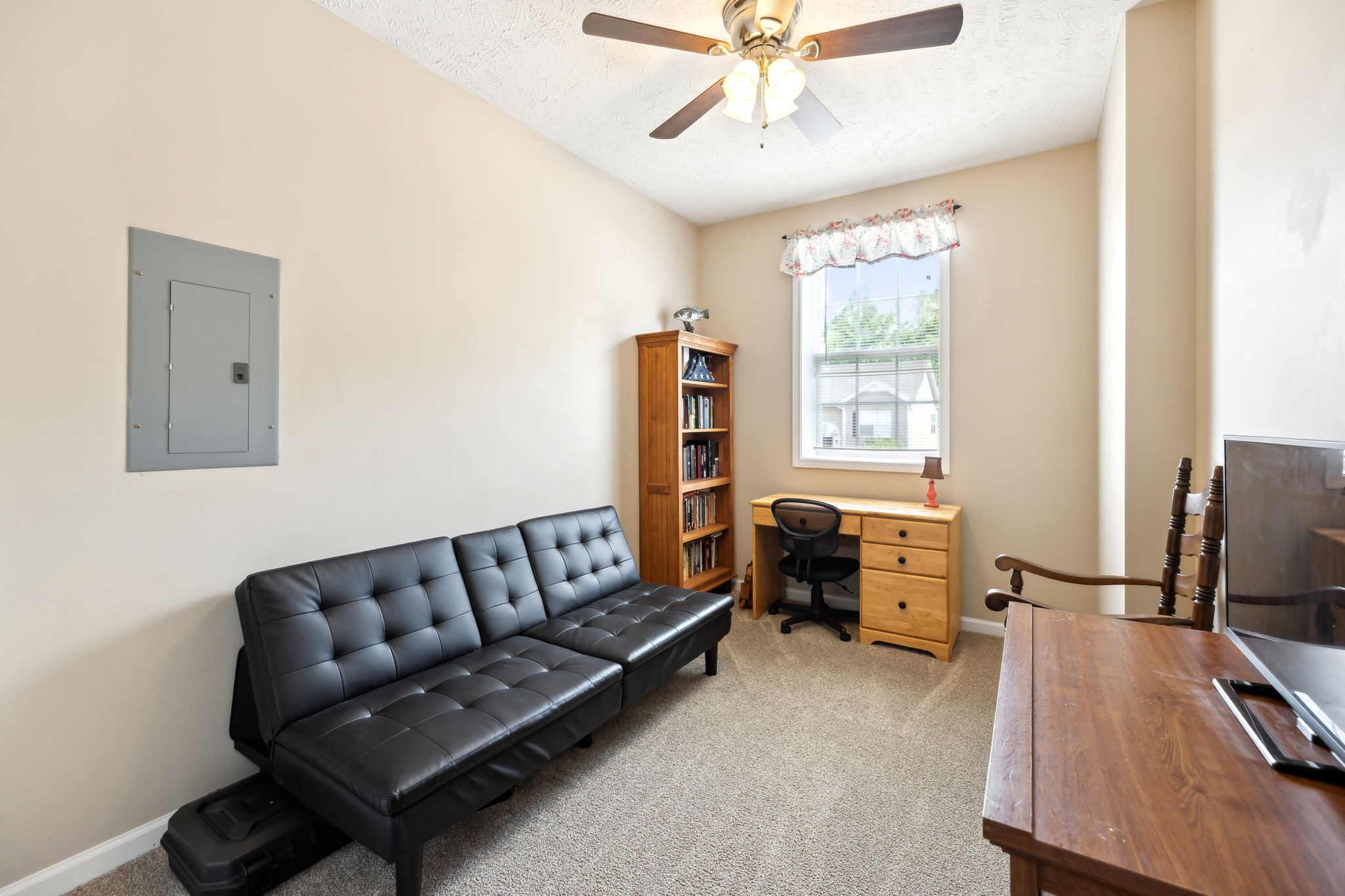 1633 Broad Cir Property Photo 28