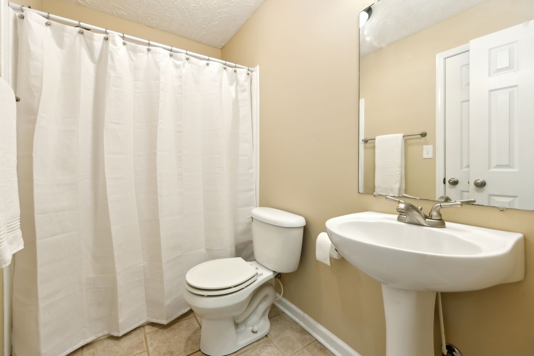 1633 Broad Cir Property Photo 31
