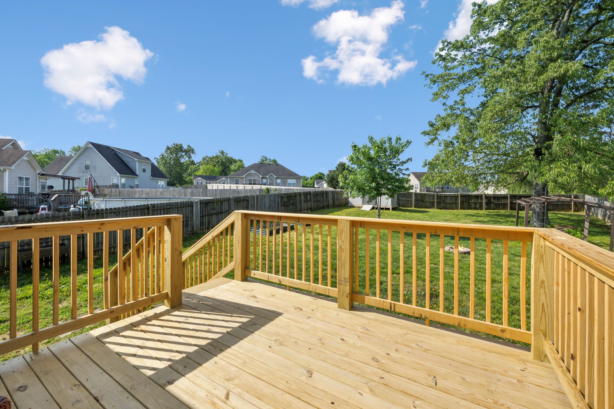 1633 Broad Cir Property Photo 33