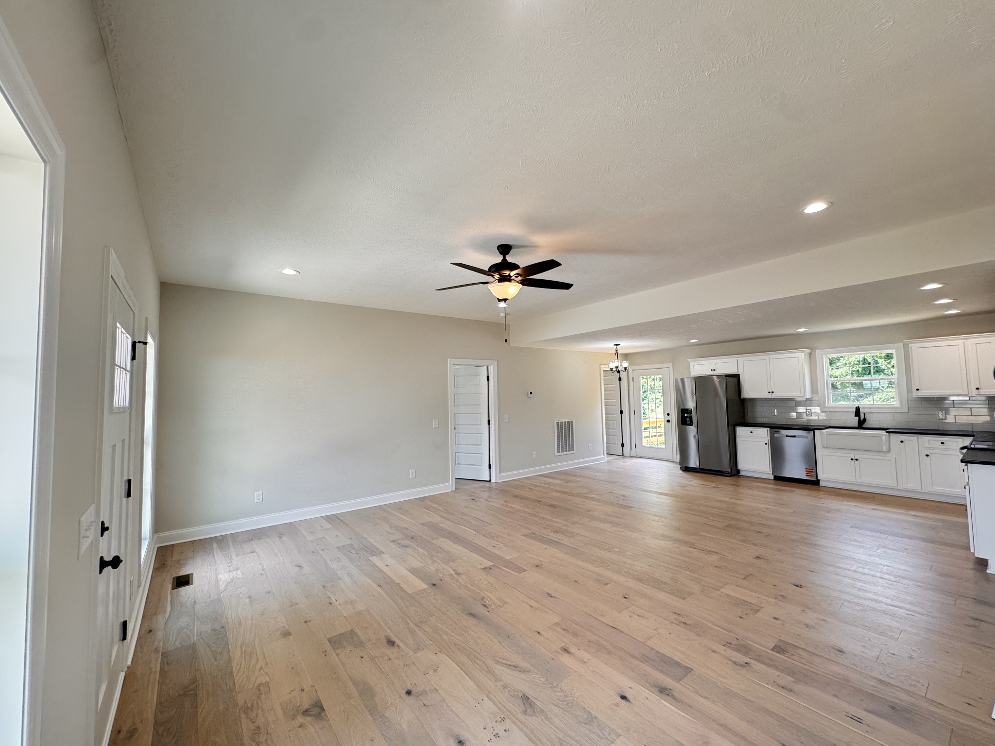 312 Lee Ln Property Photo 3