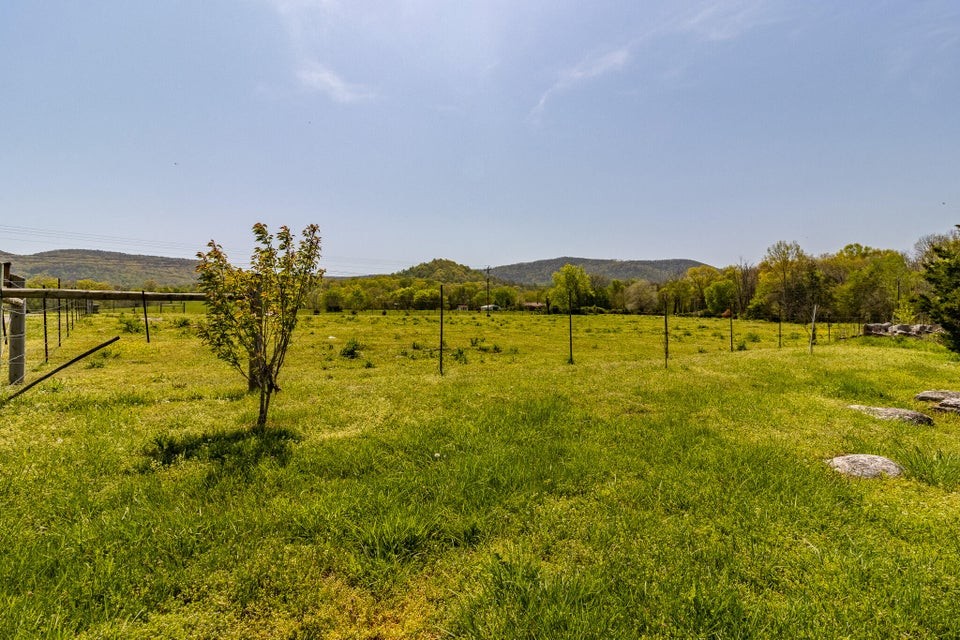 7511 Upper East Valley Rd Property Photo 56