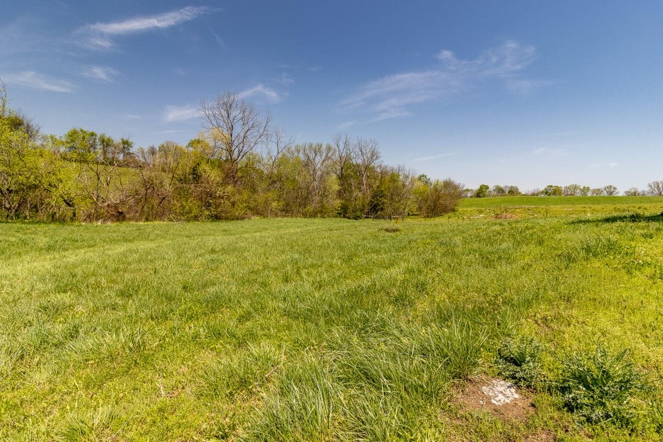 7511 Upper East Valley Rd Property Photo 60