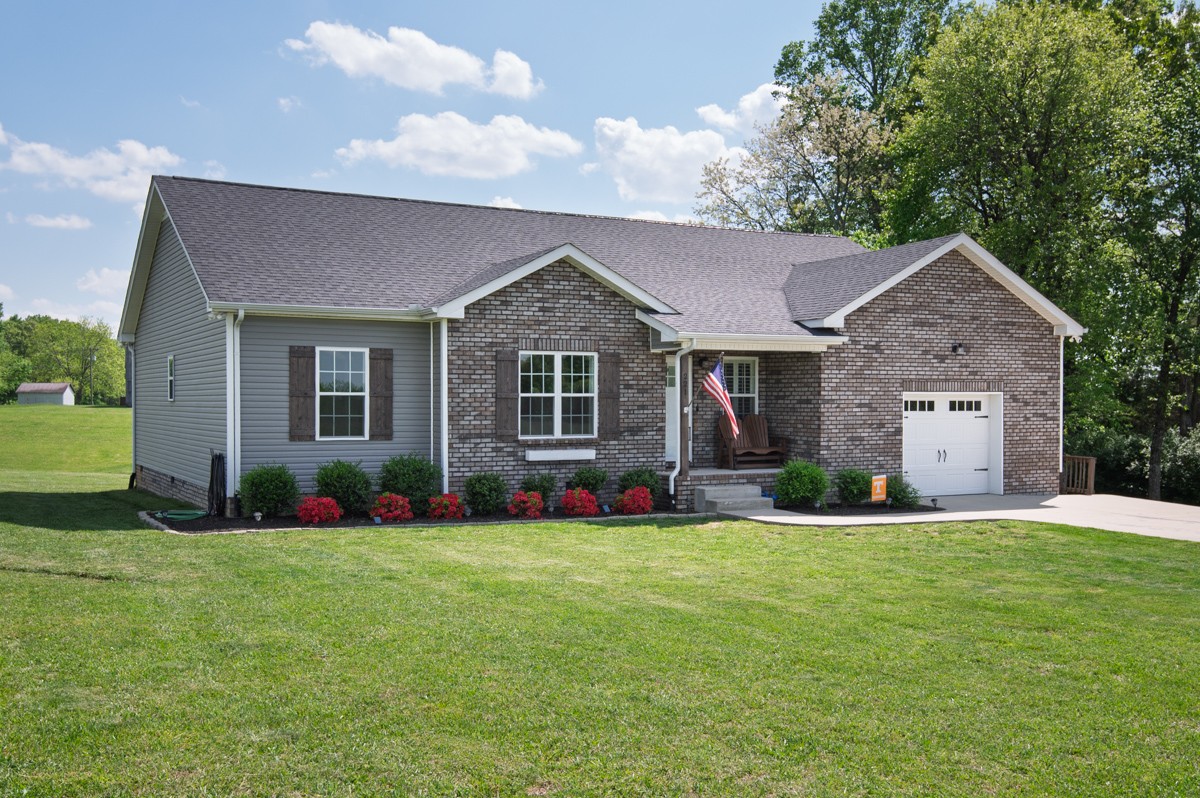 221 Northup Rd Property Photo 3