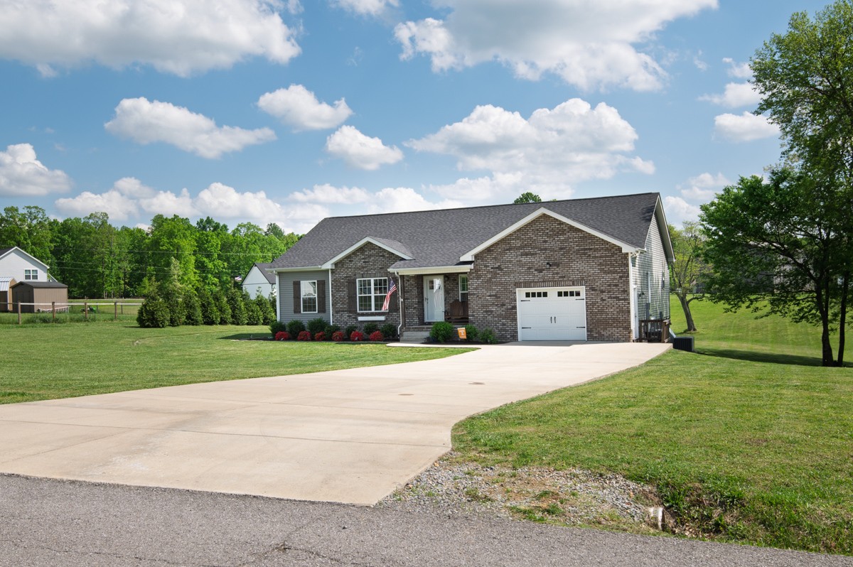 221 Northup Rd Property Photo 6