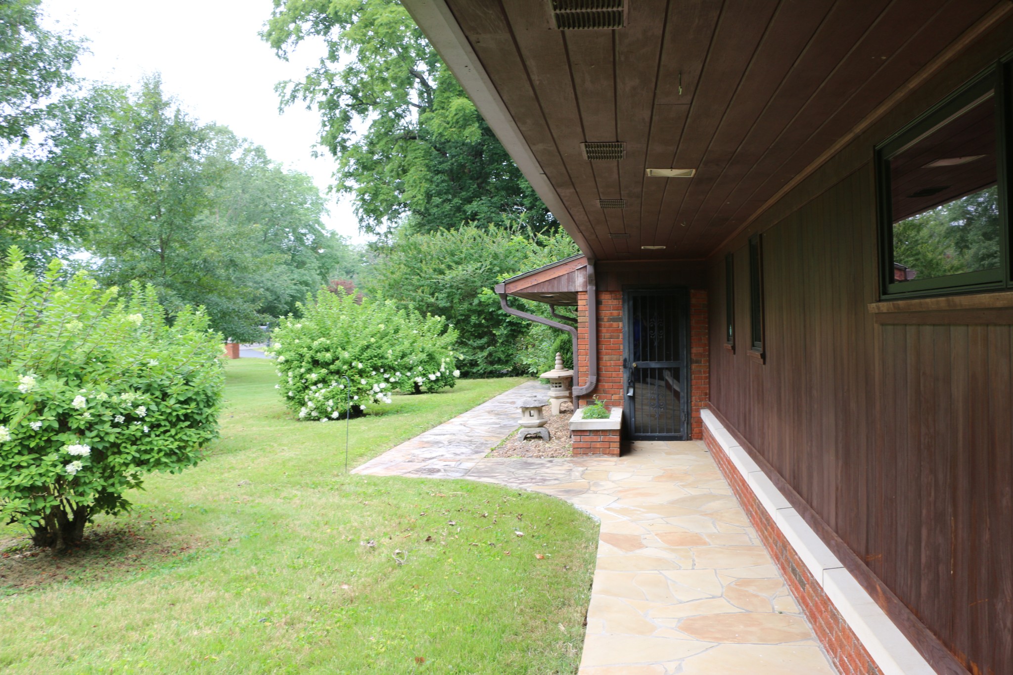 35 Coventry Cir Property Photo 3