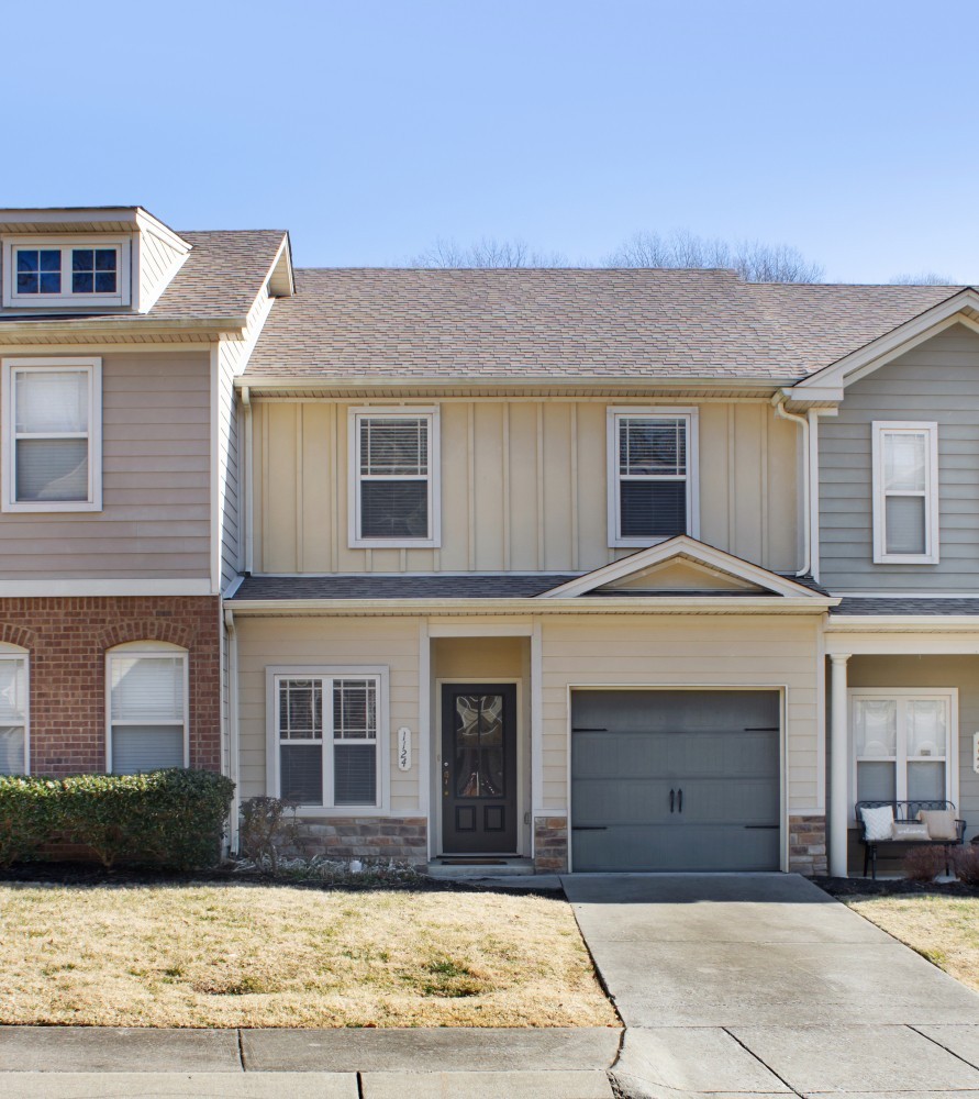 1124 Woodbury Falls Ct Property Photo 1