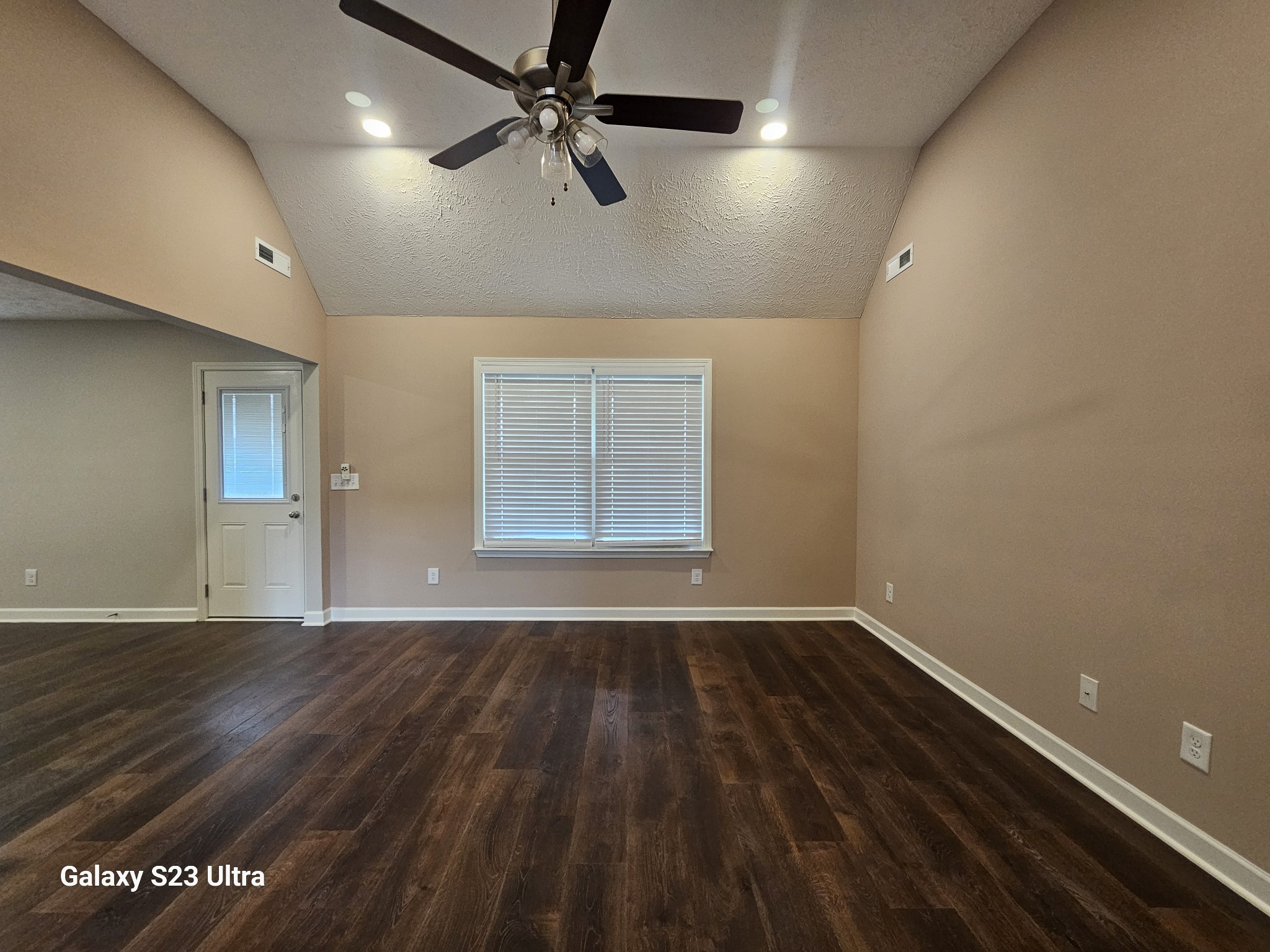 3249 Volta Rd Property Photo 2