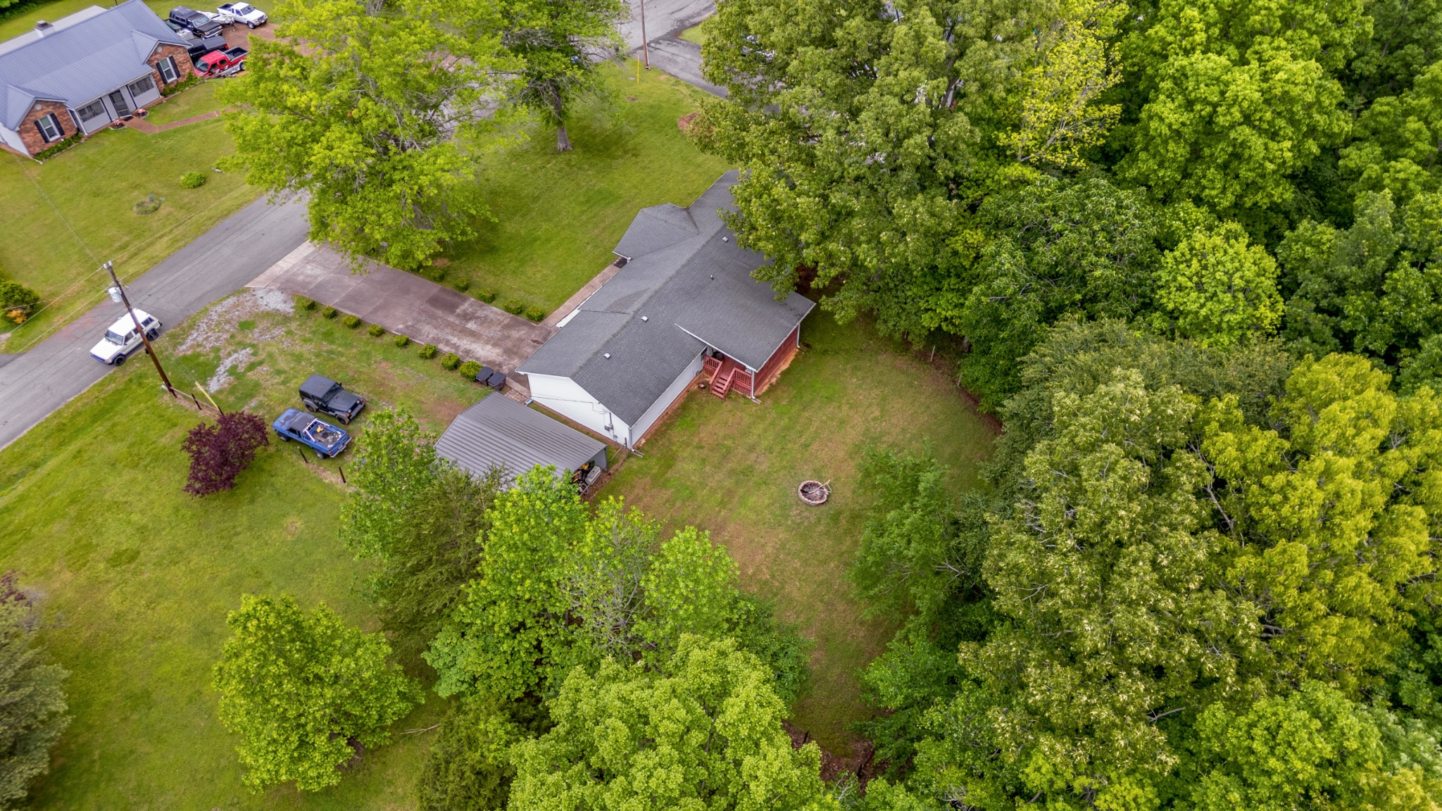 326 Sanders Ln Property Photo 6