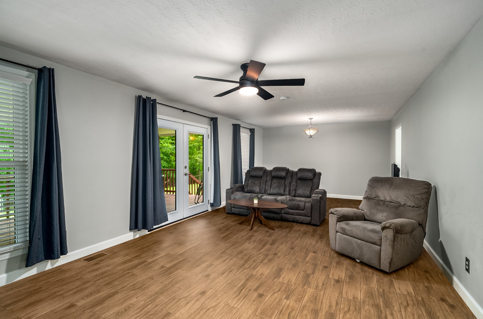 326 Sanders Ln Property Photo 11