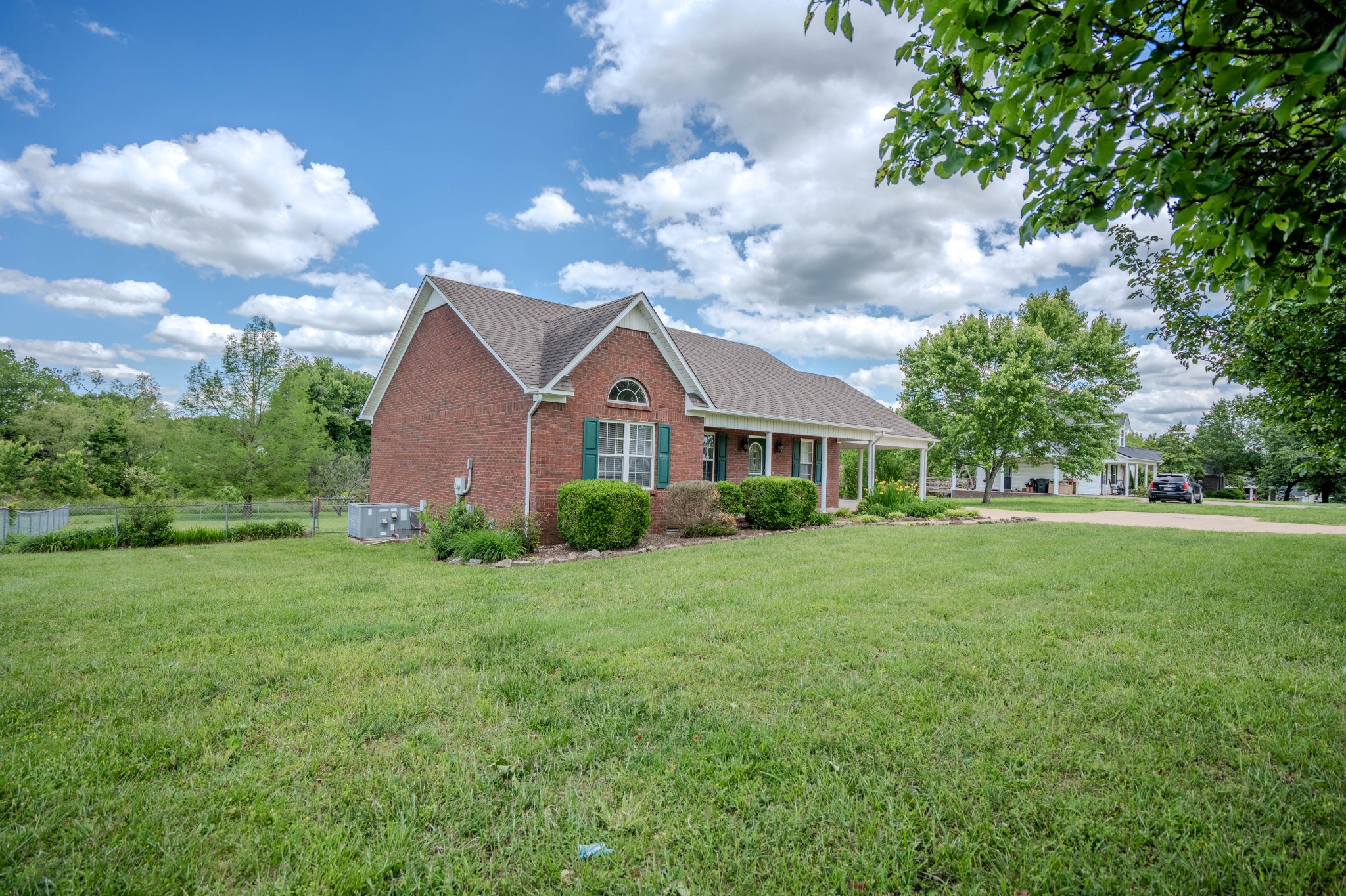 1876 Fall River Rd Property Photo 2