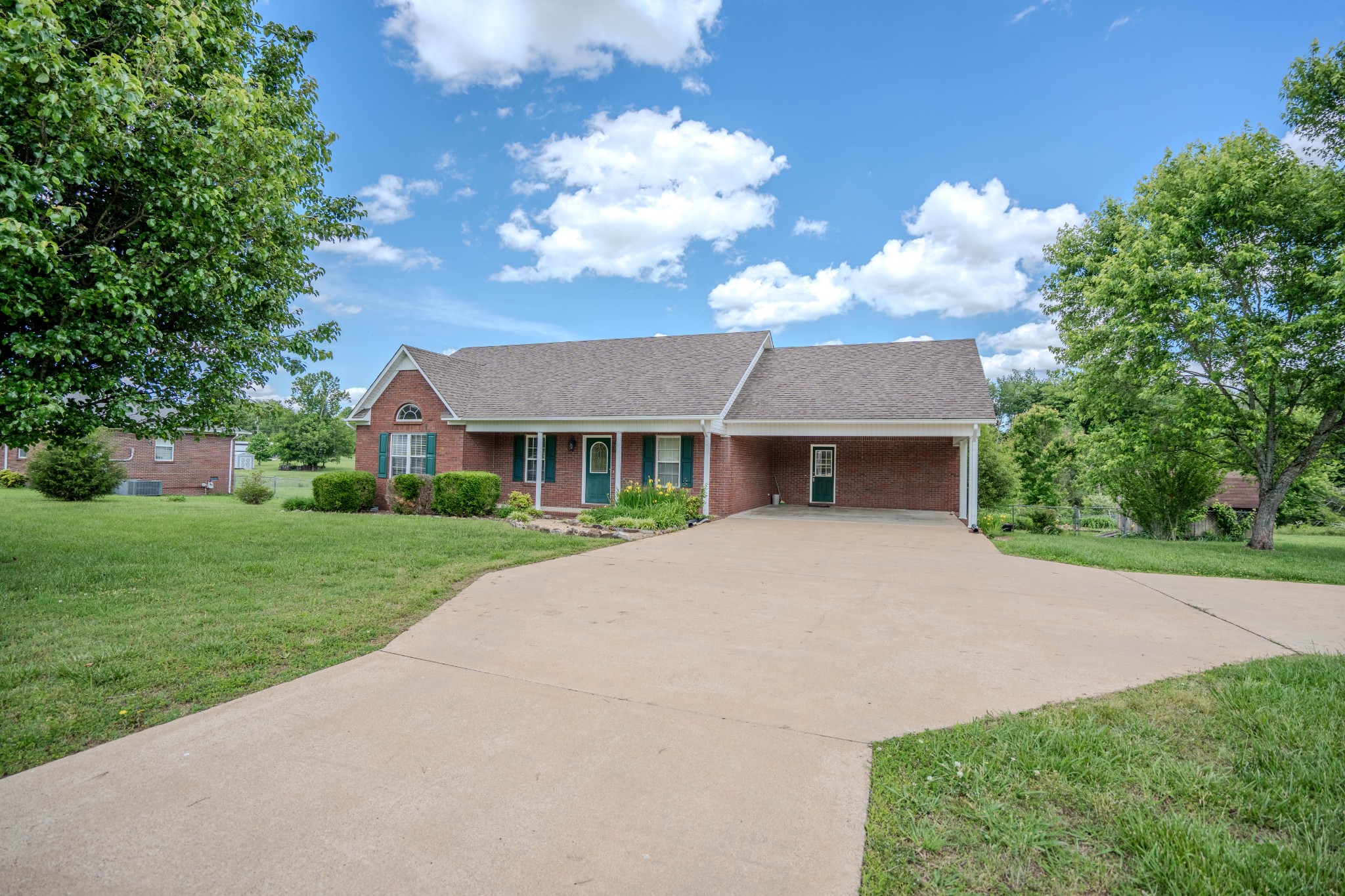 1876 Fall River Rd Property Photo 3