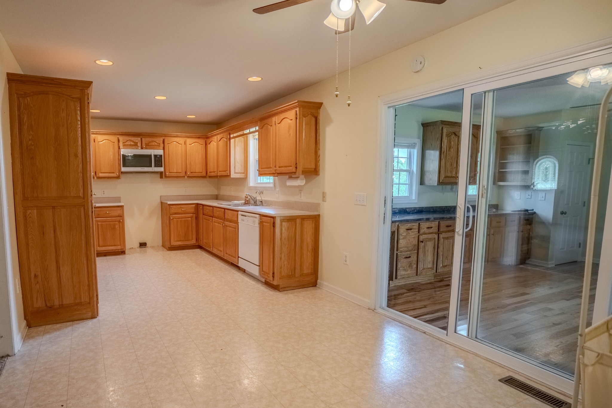 1876 Fall River Rd Property Photo 14