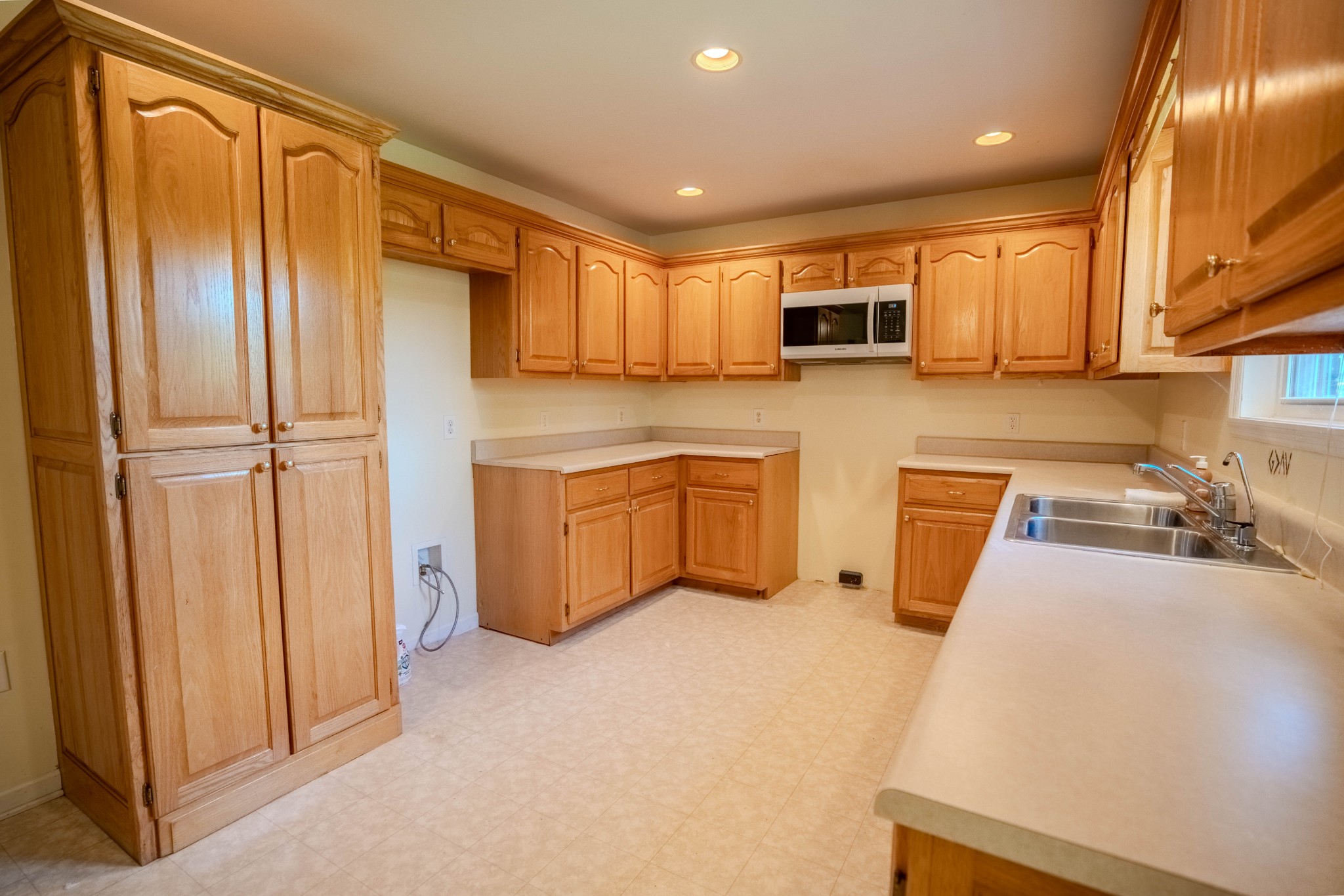 1876 Fall River Rd Property Photo 15