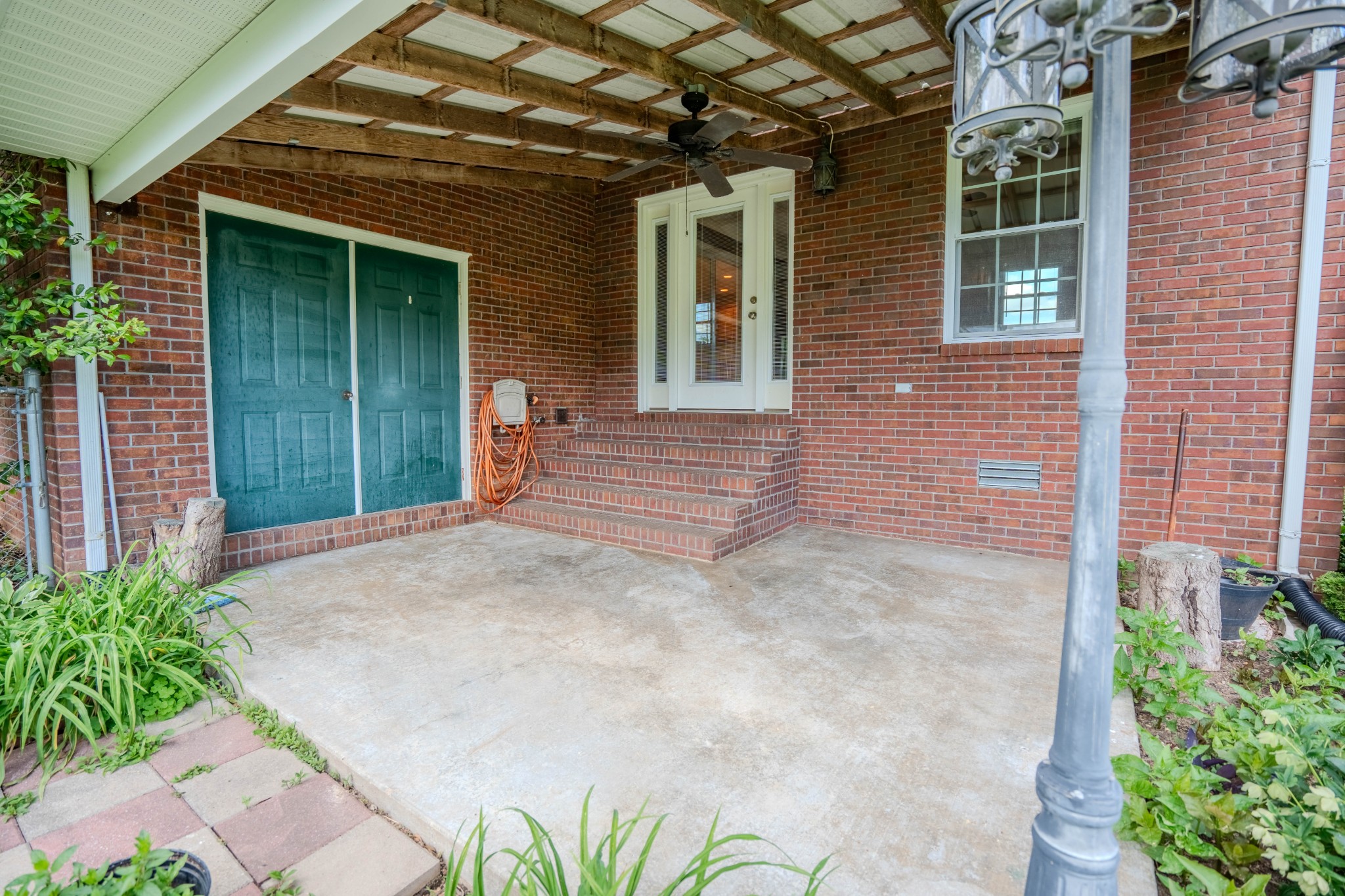 1876 Fall River Rd Property Photo 28