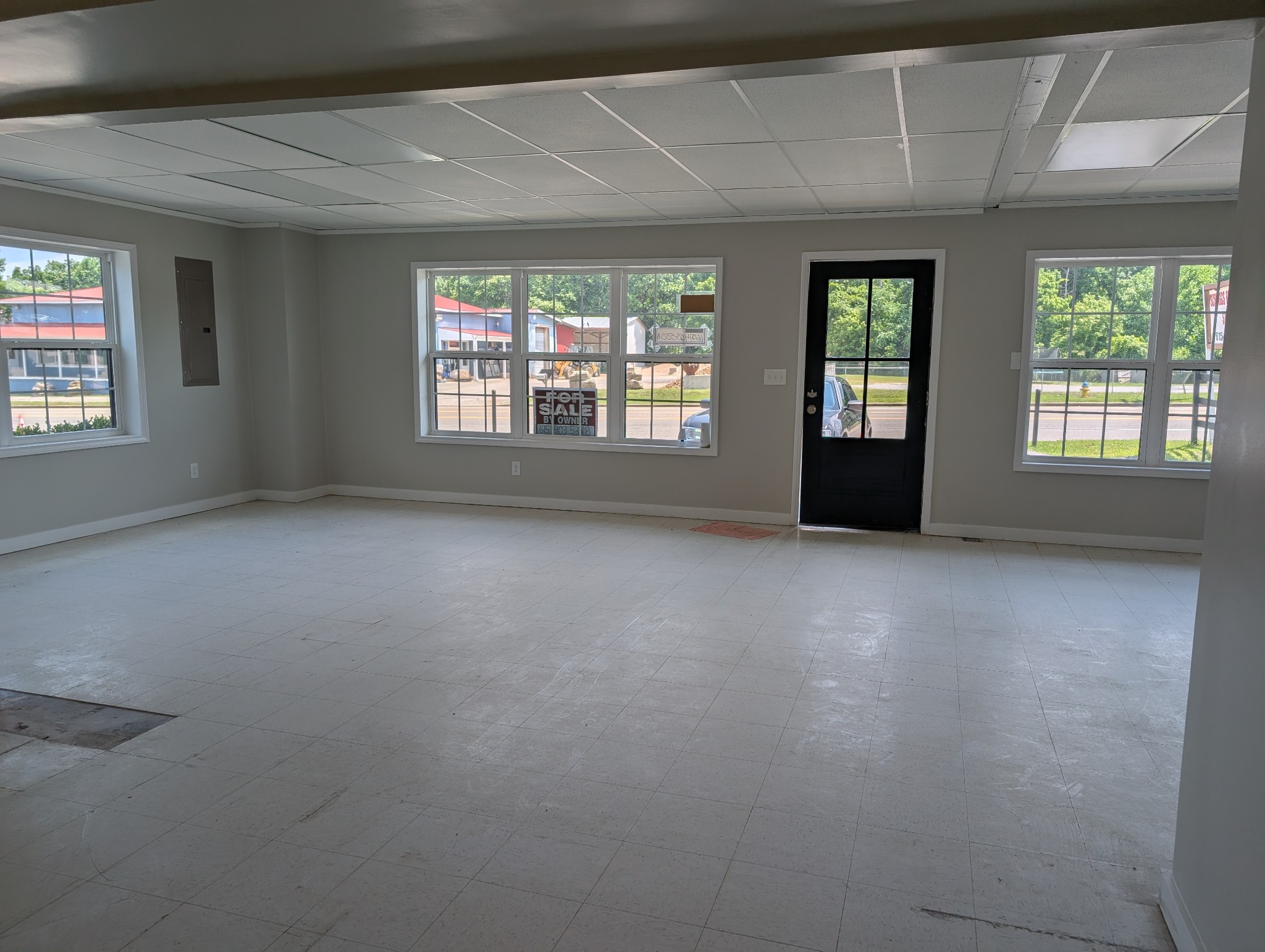 430 E Broad St Property Photo 6