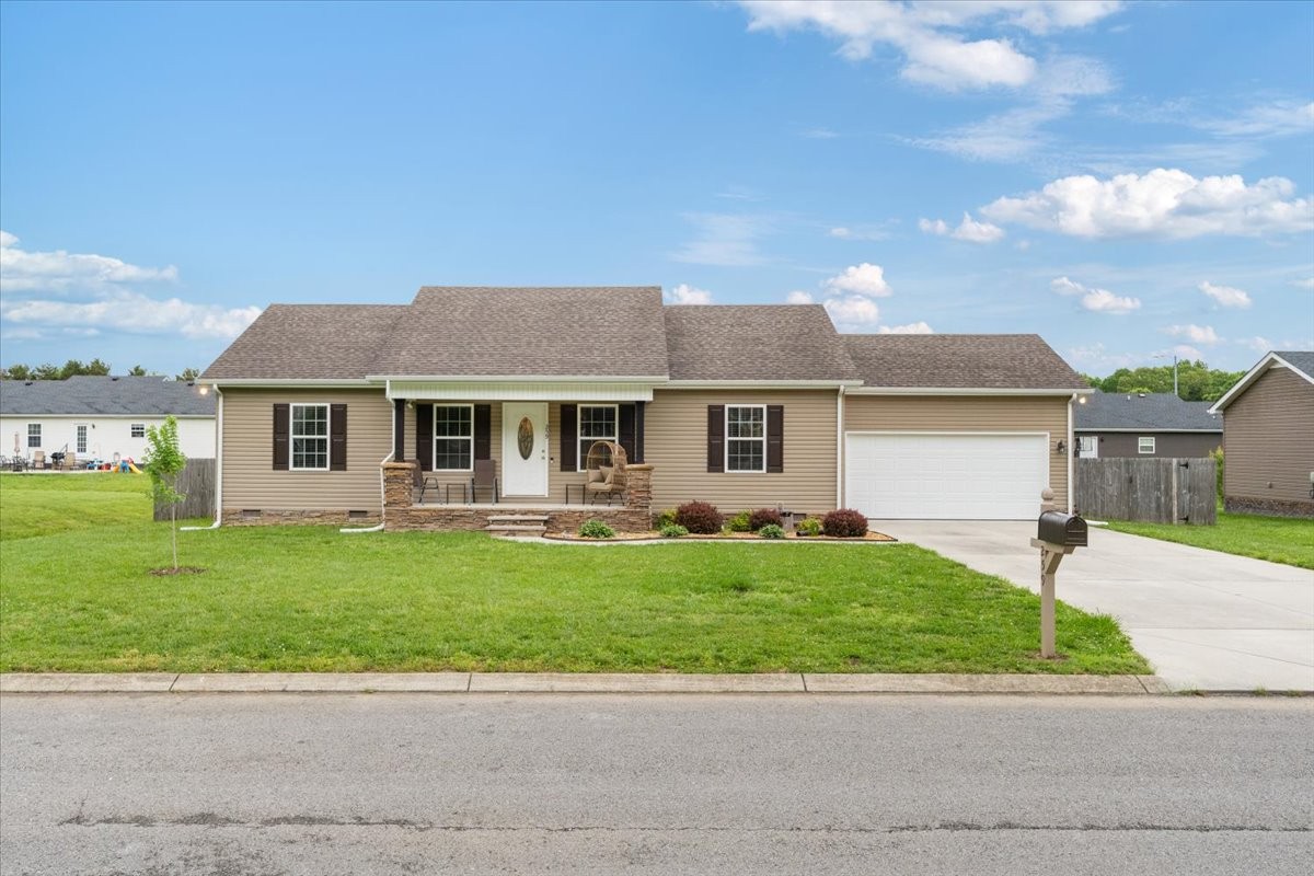 259 Williamsburg Cir Property Photo