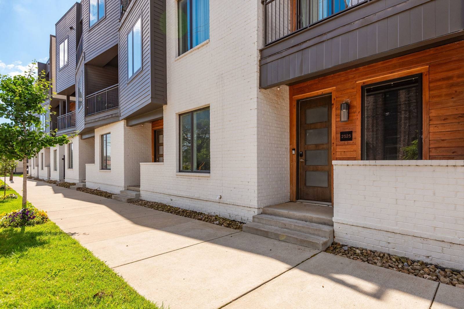 2525 Clifton Ave Property Photo 1