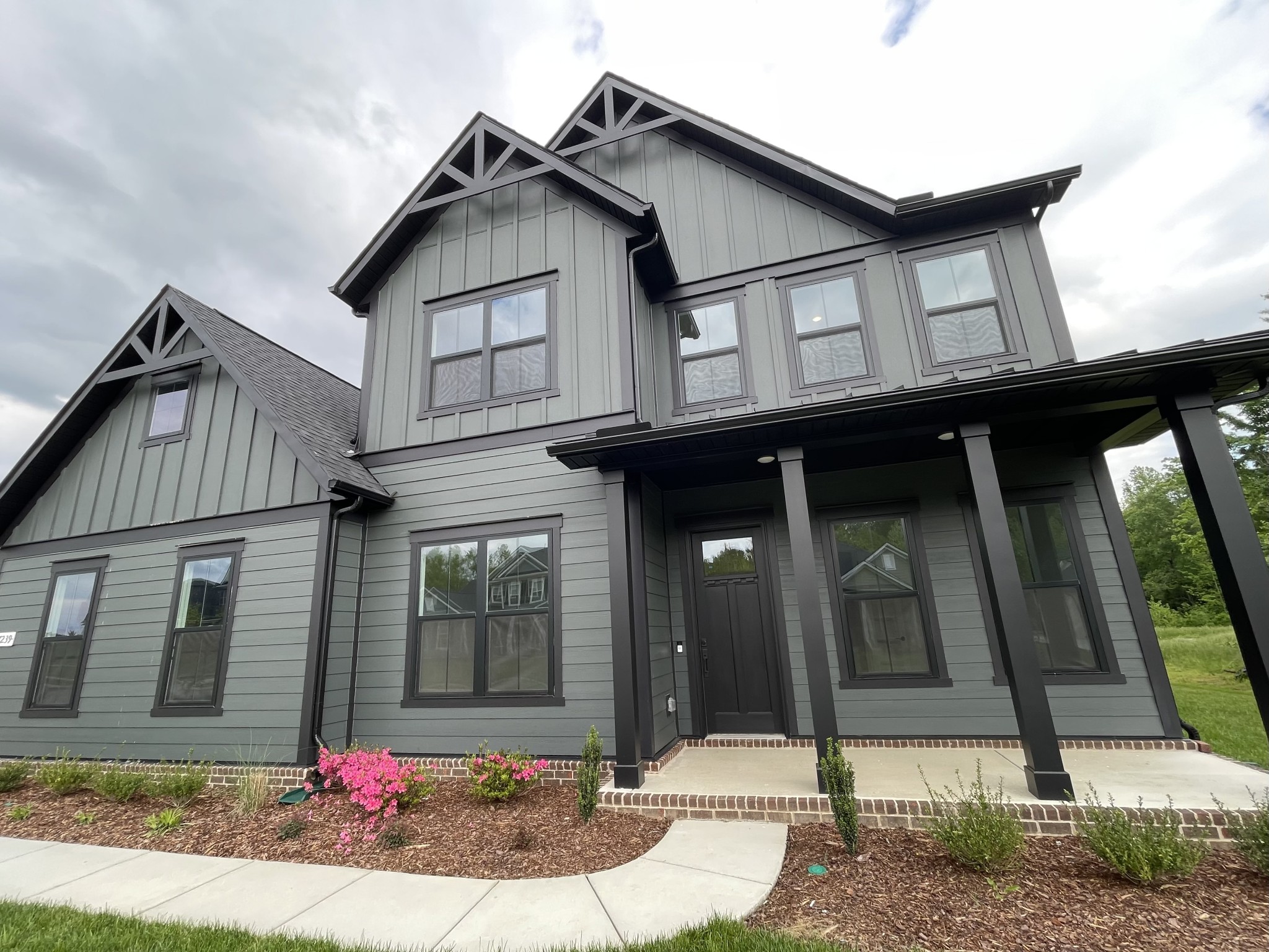 7239 Fiddlers Glen Dr Property Photo 4