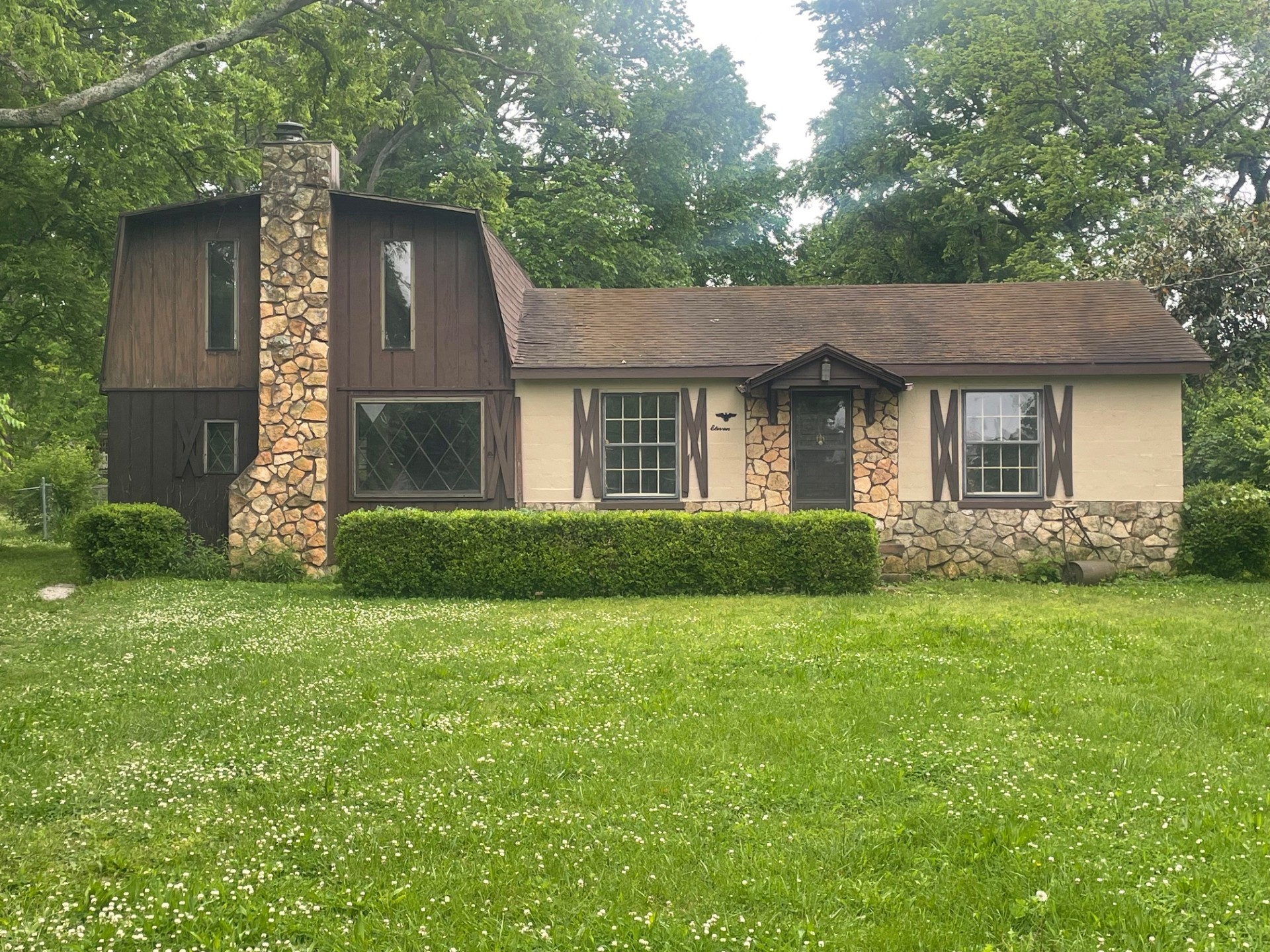 1128 Haysboro Ave Property Photo 3