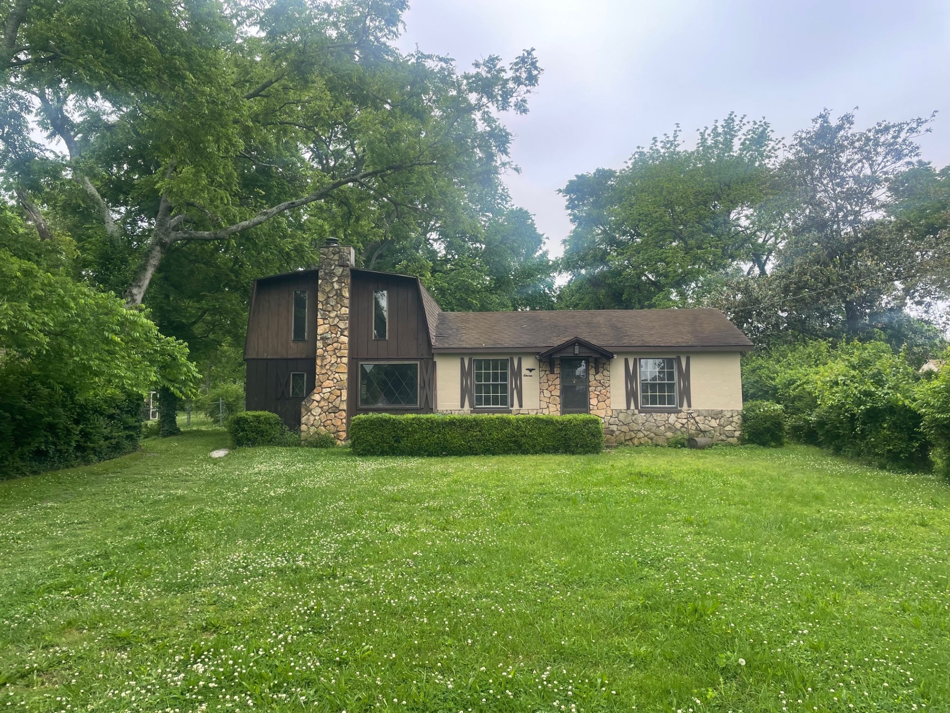 1128 Haysboro Ave Property Photo 4