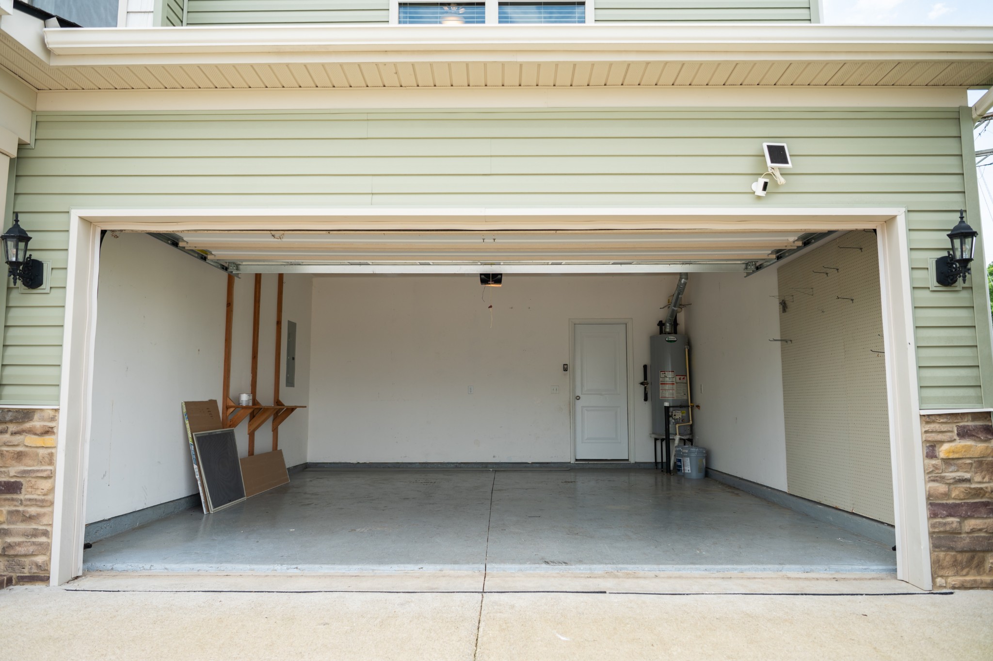 3005 Montrose Ln Property Photo 10