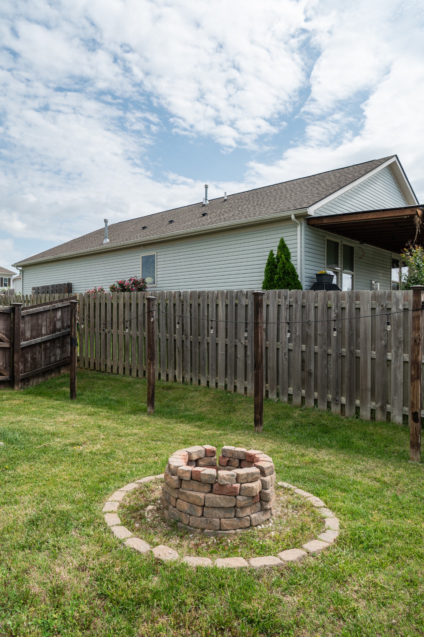 3005 Montrose Ln Property Photo 14