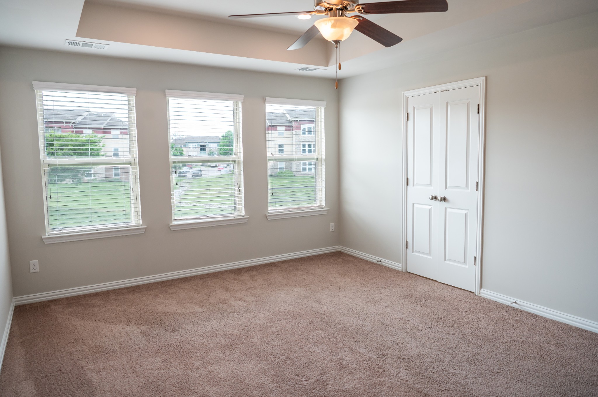 3005 Montrose Ln Property Photo 16