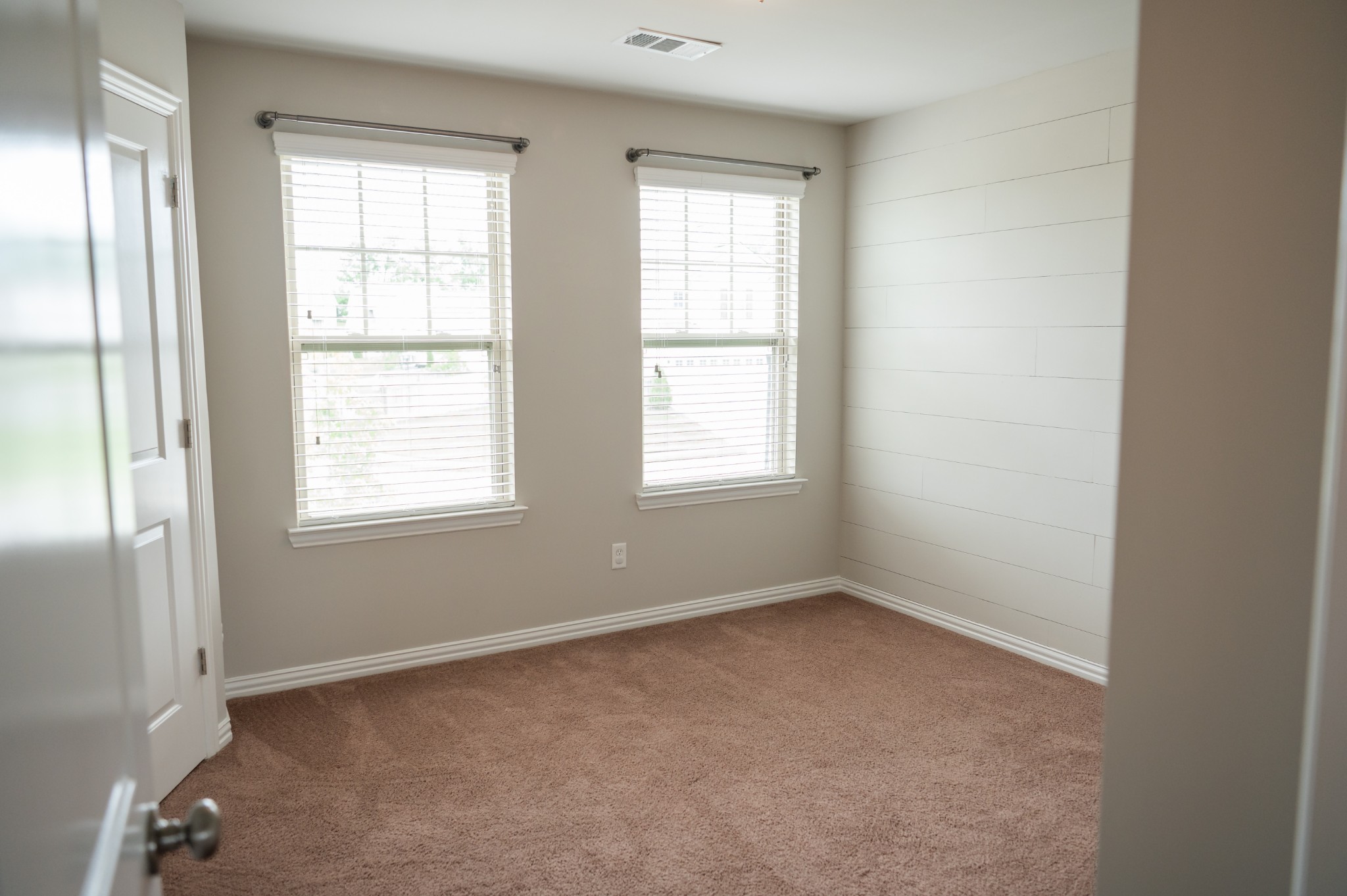 3005 Montrose Ln Property Photo 25