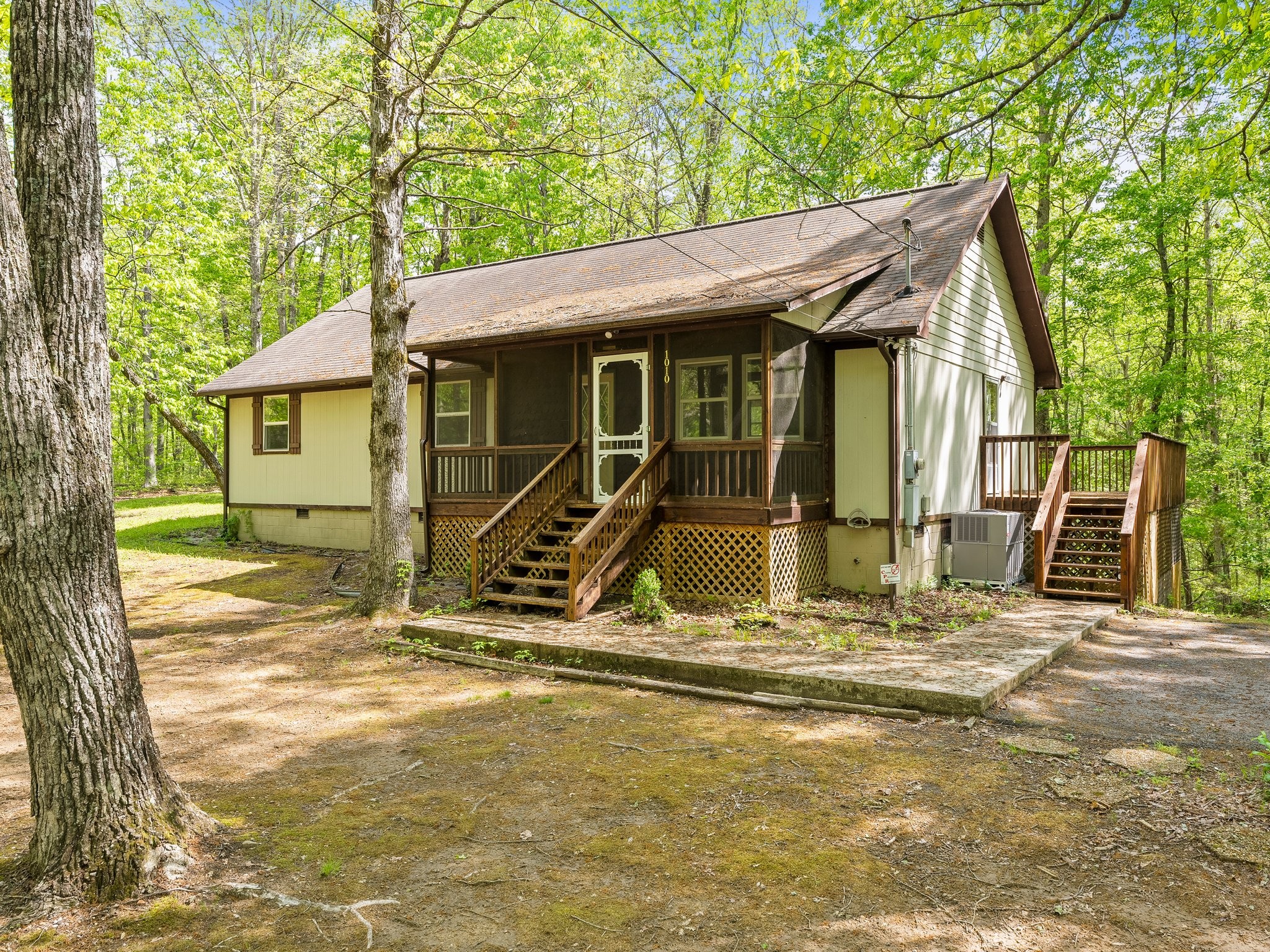 1010 Laurel Lake Dr Property Photo