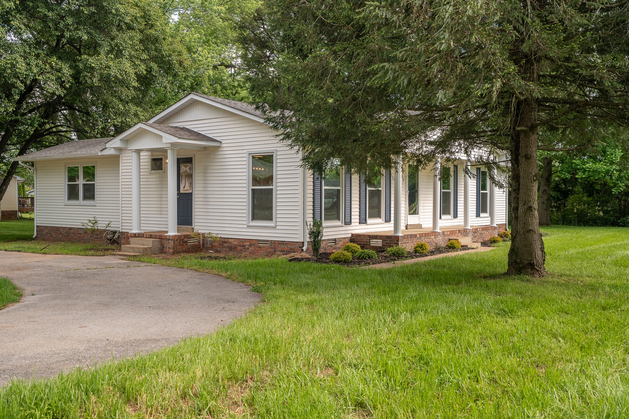 802 Daniel Dr Property Photo