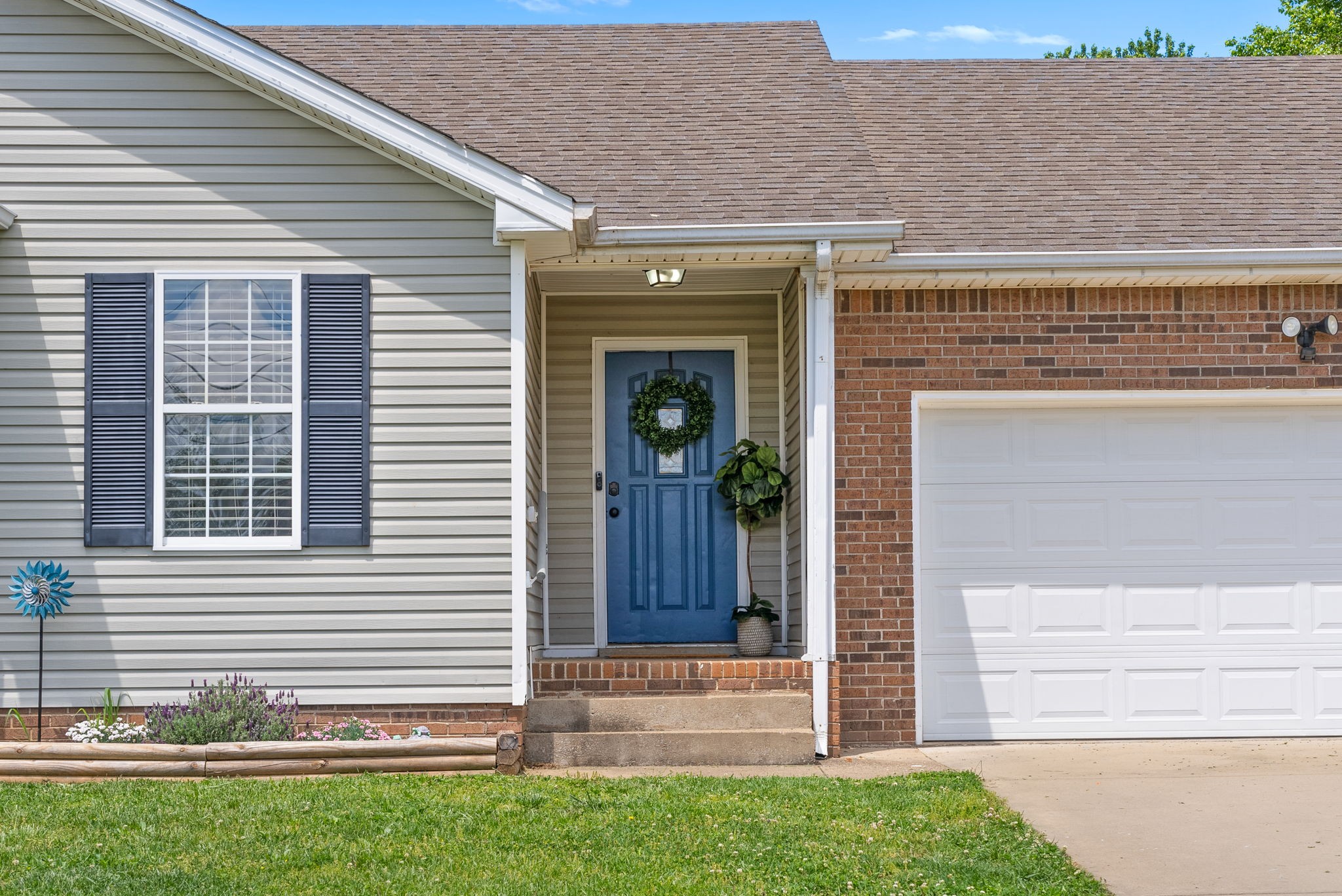 2413 Egret Dr Property Photo 3