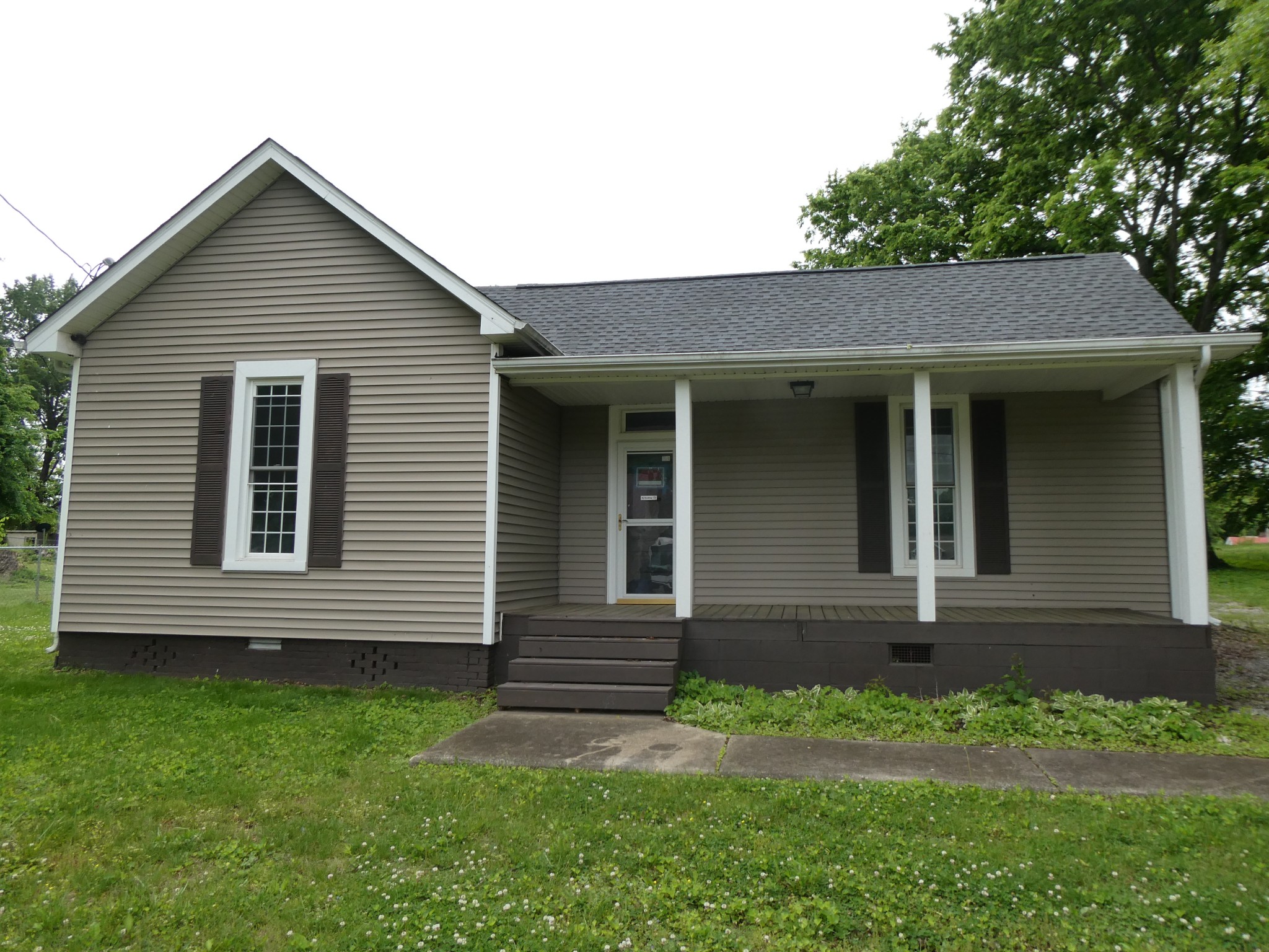 204 Winters St Property Photo