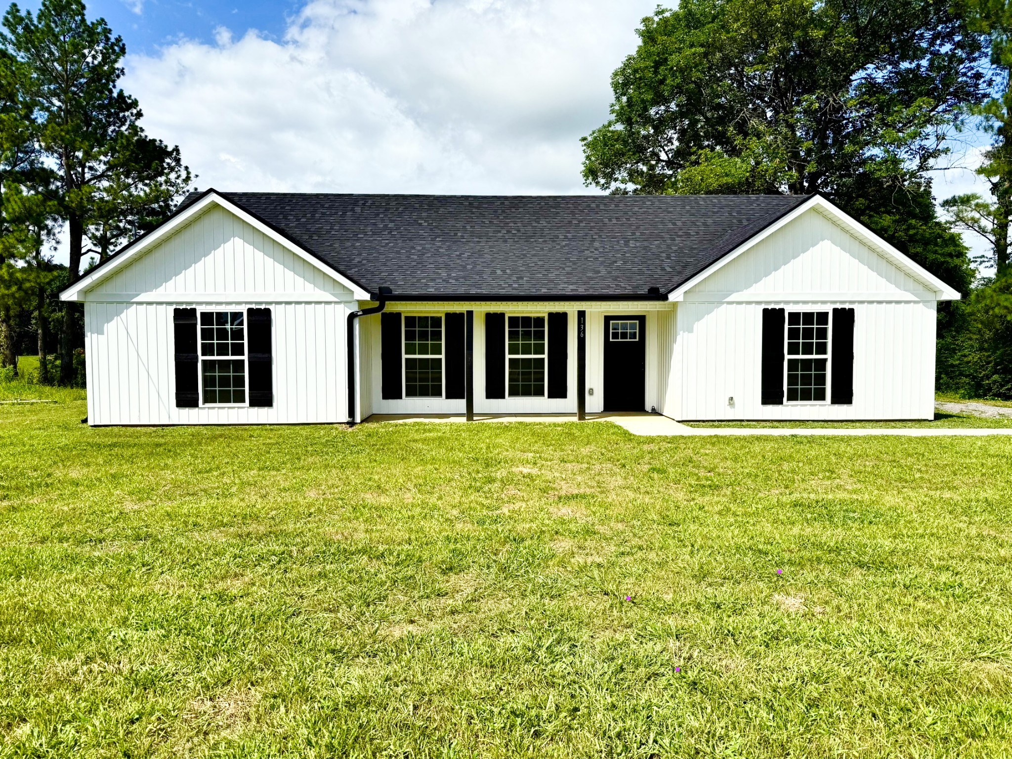 136 Whitaker Rd Property Photo 1