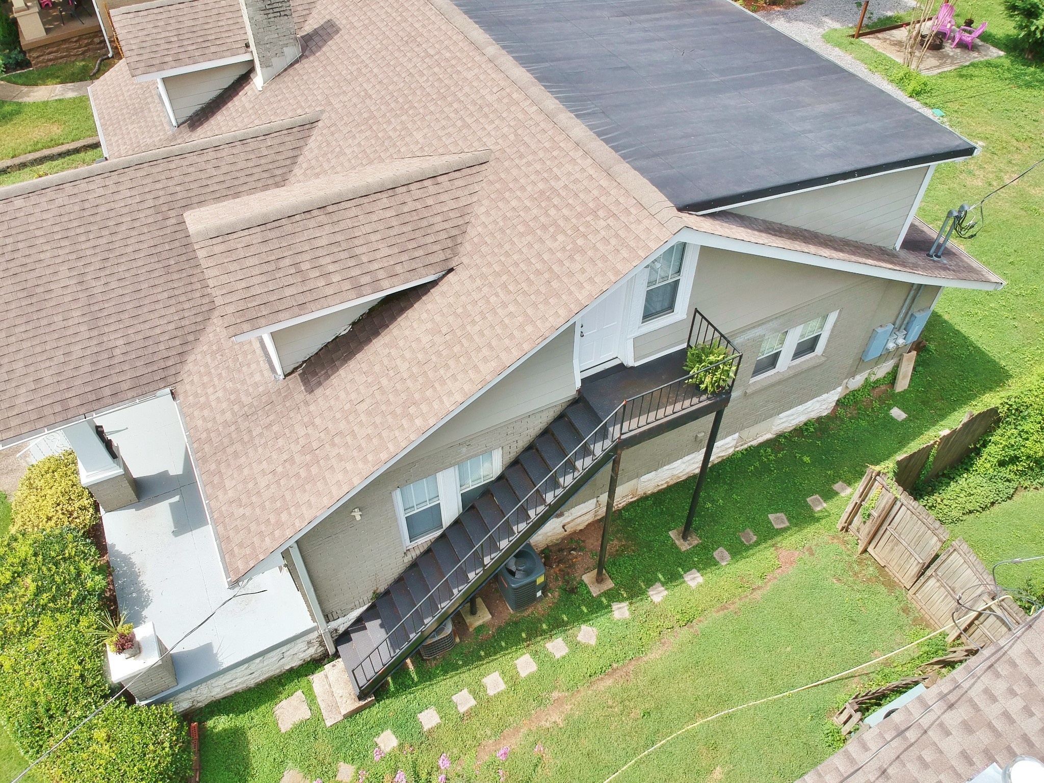 1711 Villa Pl Property Photo 4