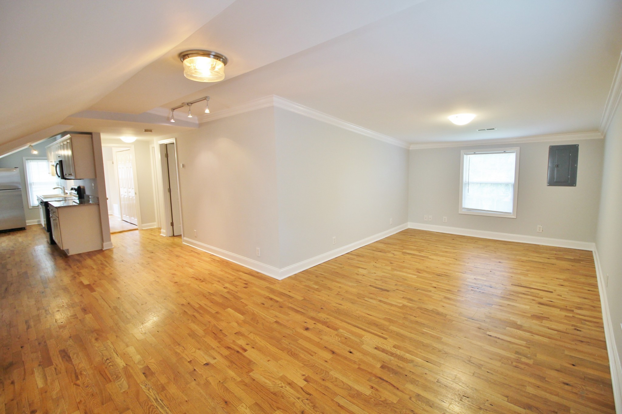 1711 Villa Pl Property Photo 6