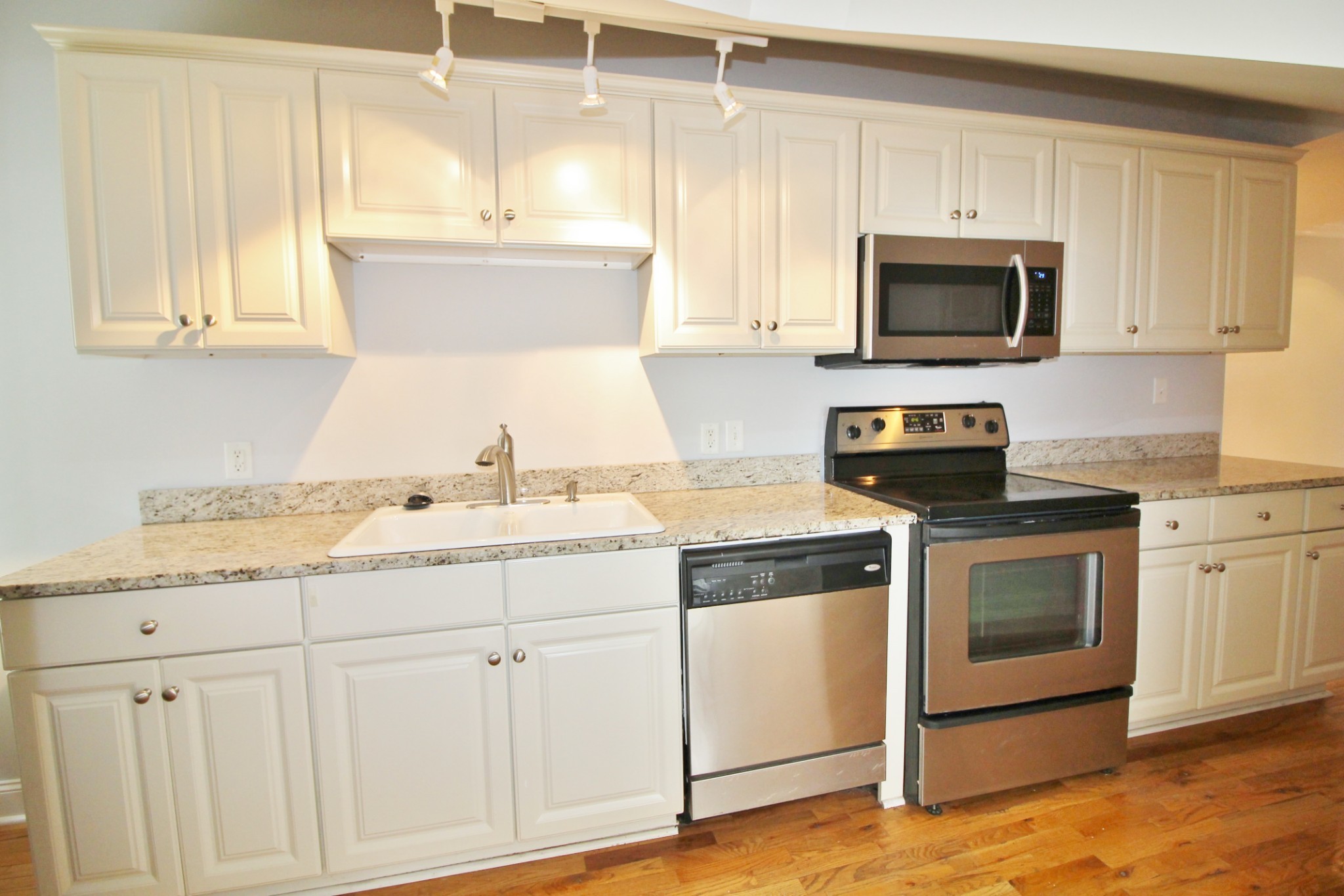 1711 Villa Pl Property Photo 12