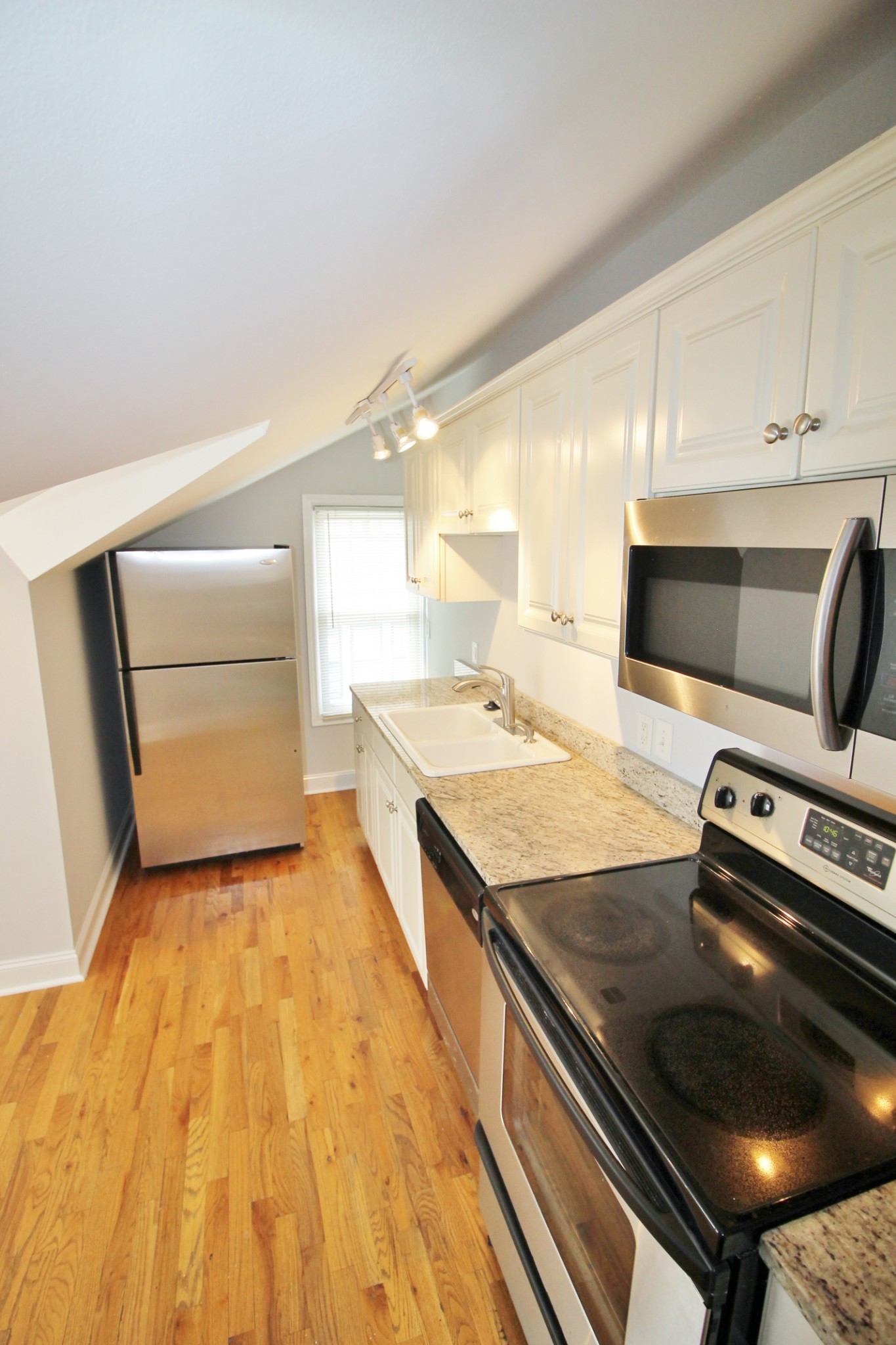 1711 Villa Pl Property Photo 13
